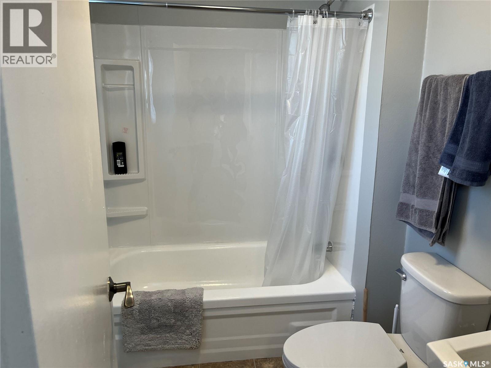 219 1st Avenue, Gravelbourg, Saskatchewan  S0H 1X0 - Photo 19 - SK032276