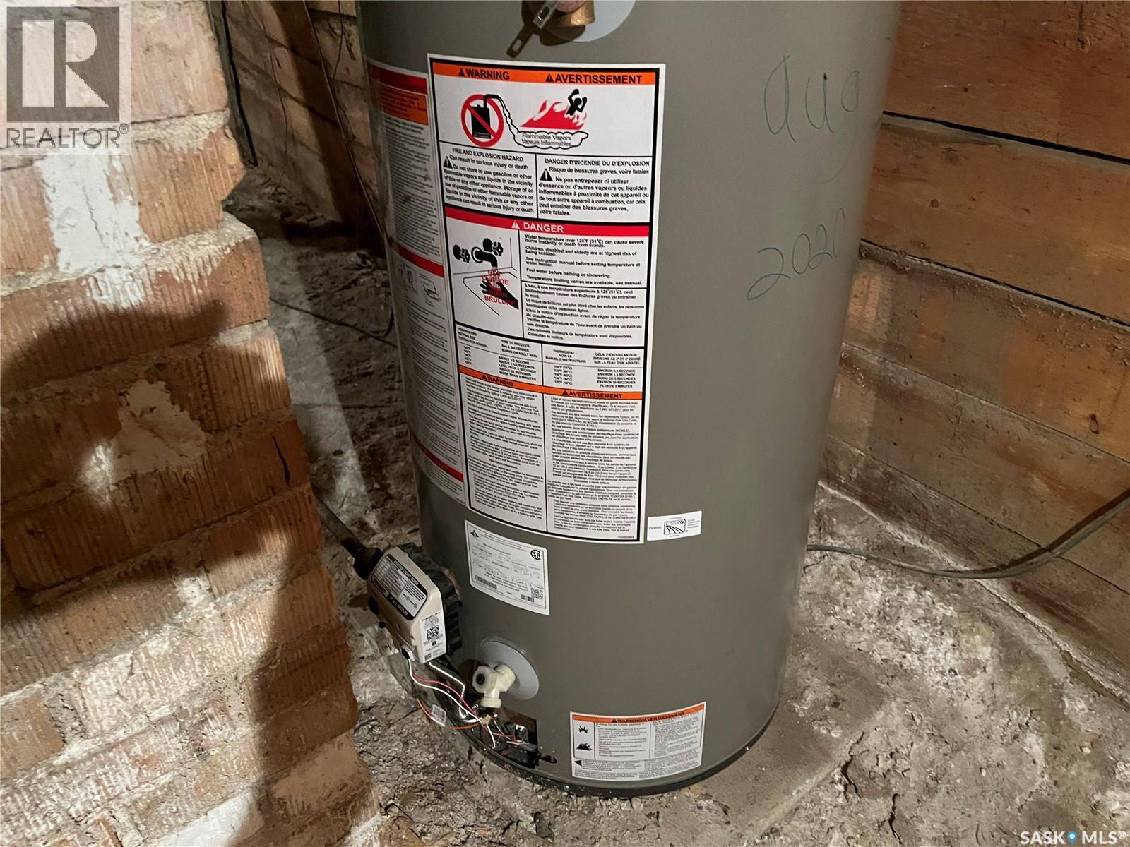 219 1st Avenue, Gravelbourg, Saskatchewan  S0H 1X0 - Photo 25 - SK032276