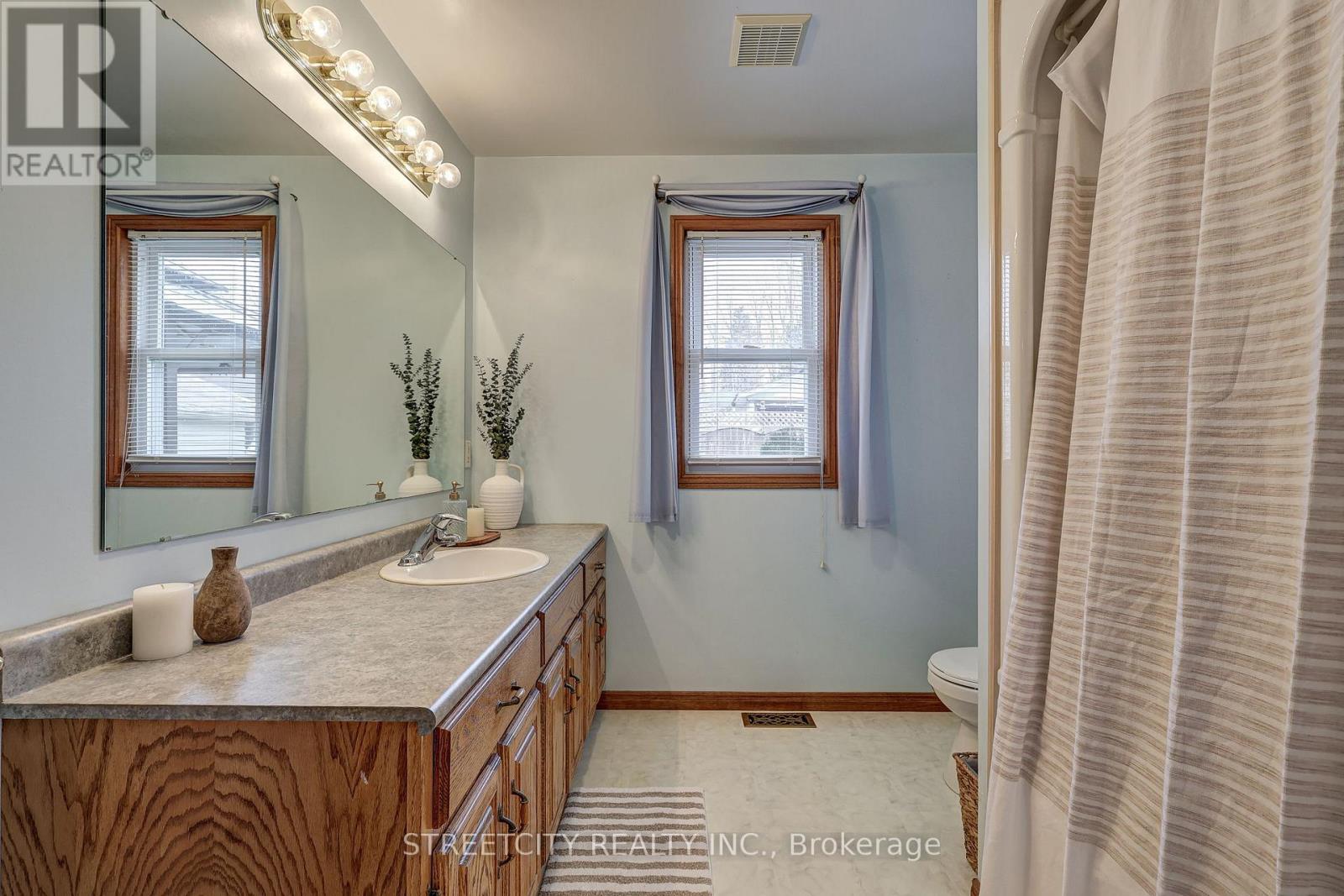 22 Walnut Street, St. Thomas, Ontario  N5R 2Y6 - Photo 23 - X12969006