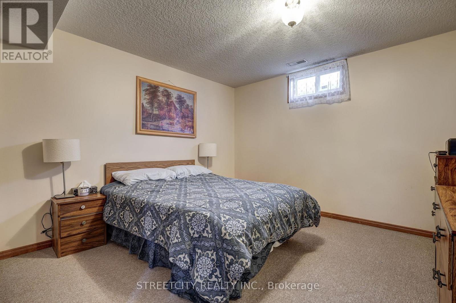 22 Walnut Street, St. Thomas, Ontario  N5R 2Y6 - Photo 39 - X12969006