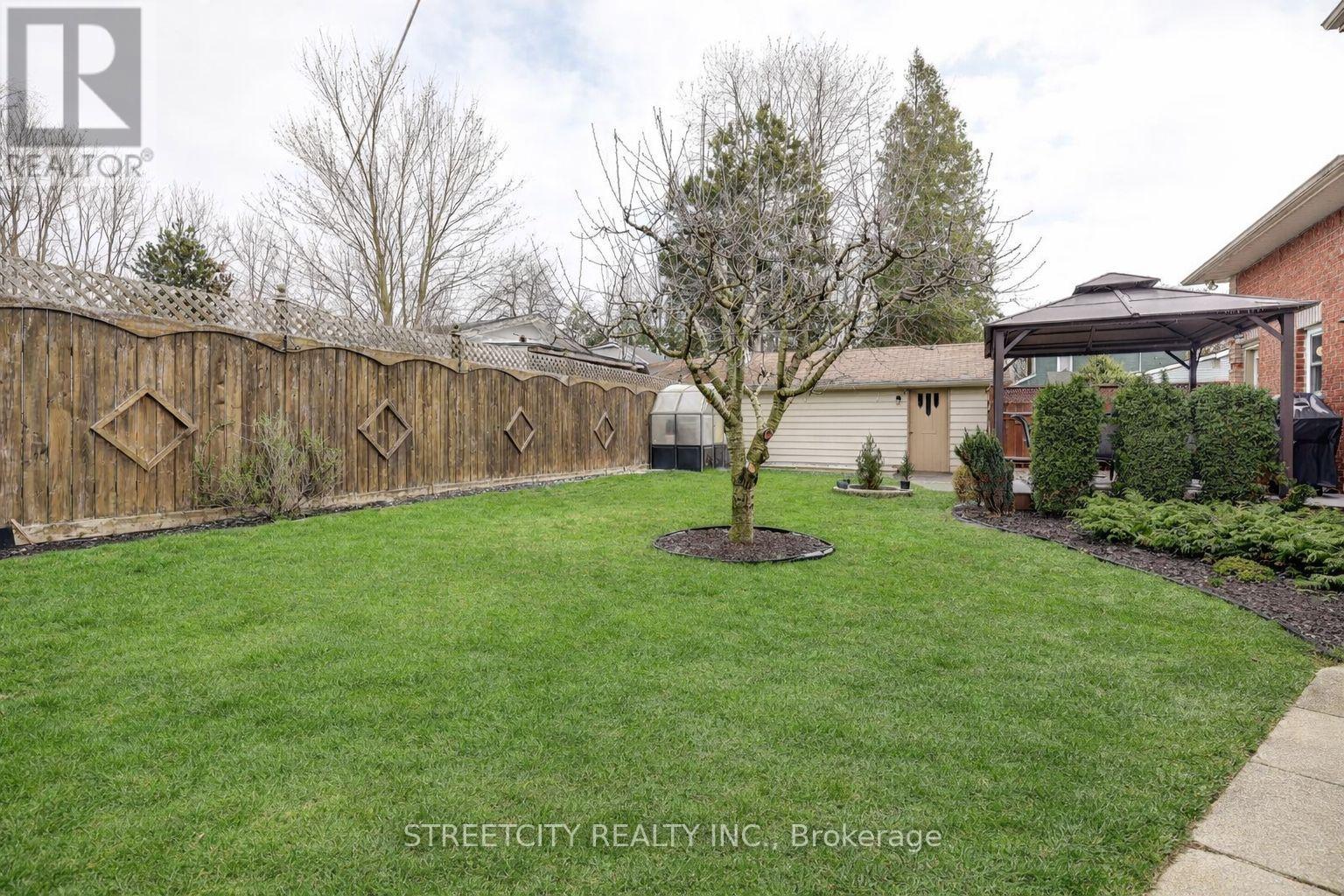 22 Walnut Street, St. Thomas, Ontario  N5R 2Y6 - Photo 5 - X12969006