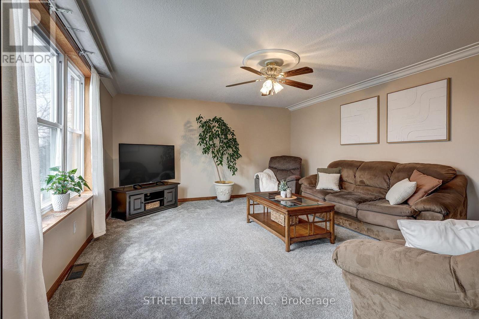 22 Walnut Street, St. Thomas, Ontario  N5R 2Y6 - Photo 8 - X12969006