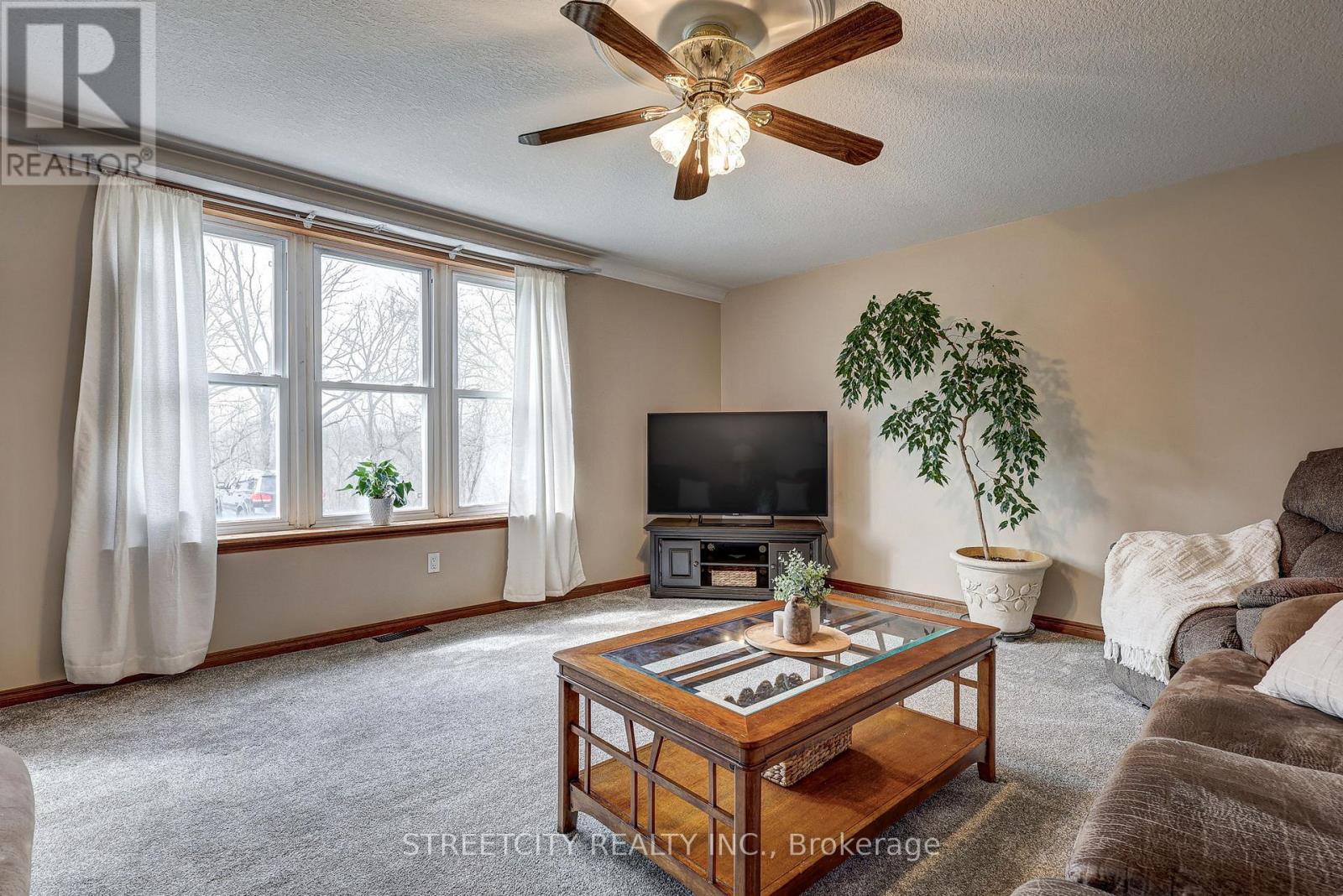 22 Walnut Street, St. Thomas, Ontario  N5R 2Y6 - Photo 9 - X12969006