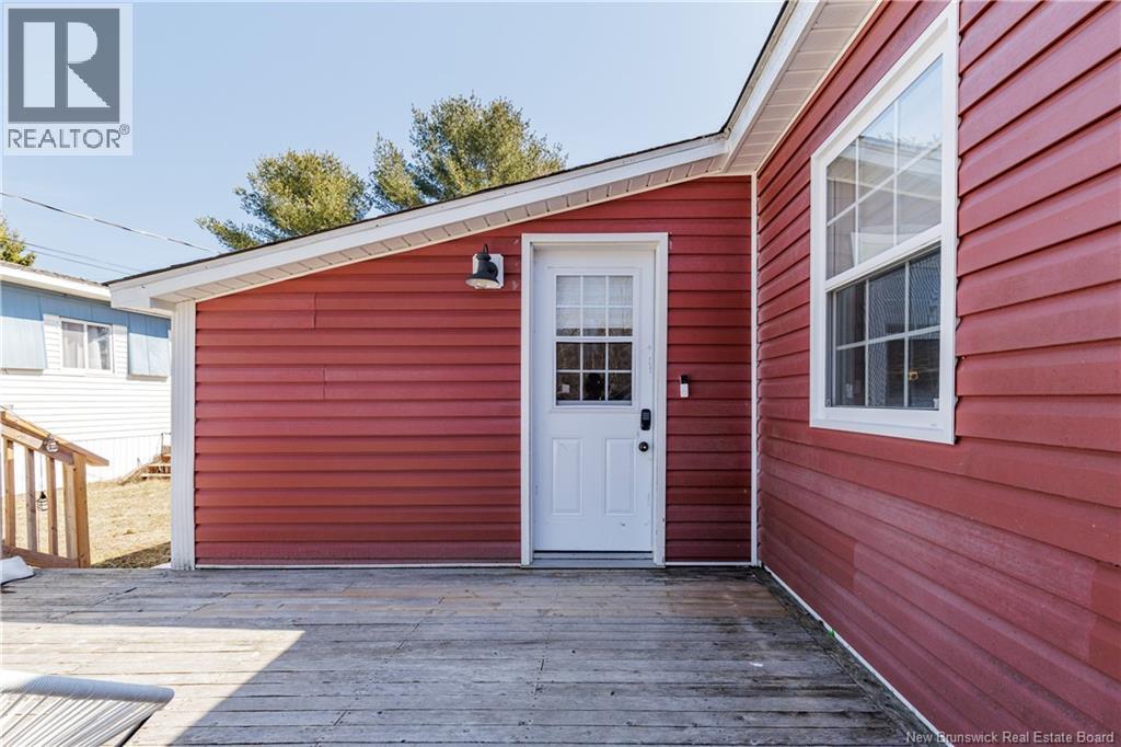 122 Mcgee Street, Lincoln, New Brunswick  E3B 8M2 - Photo 2 - NB136474