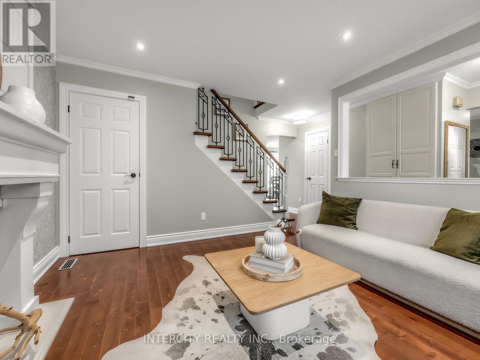 3976 Taffey Crescent, Mississauga, Ontario  L5L 2A7 - Photo 7 - W12963404