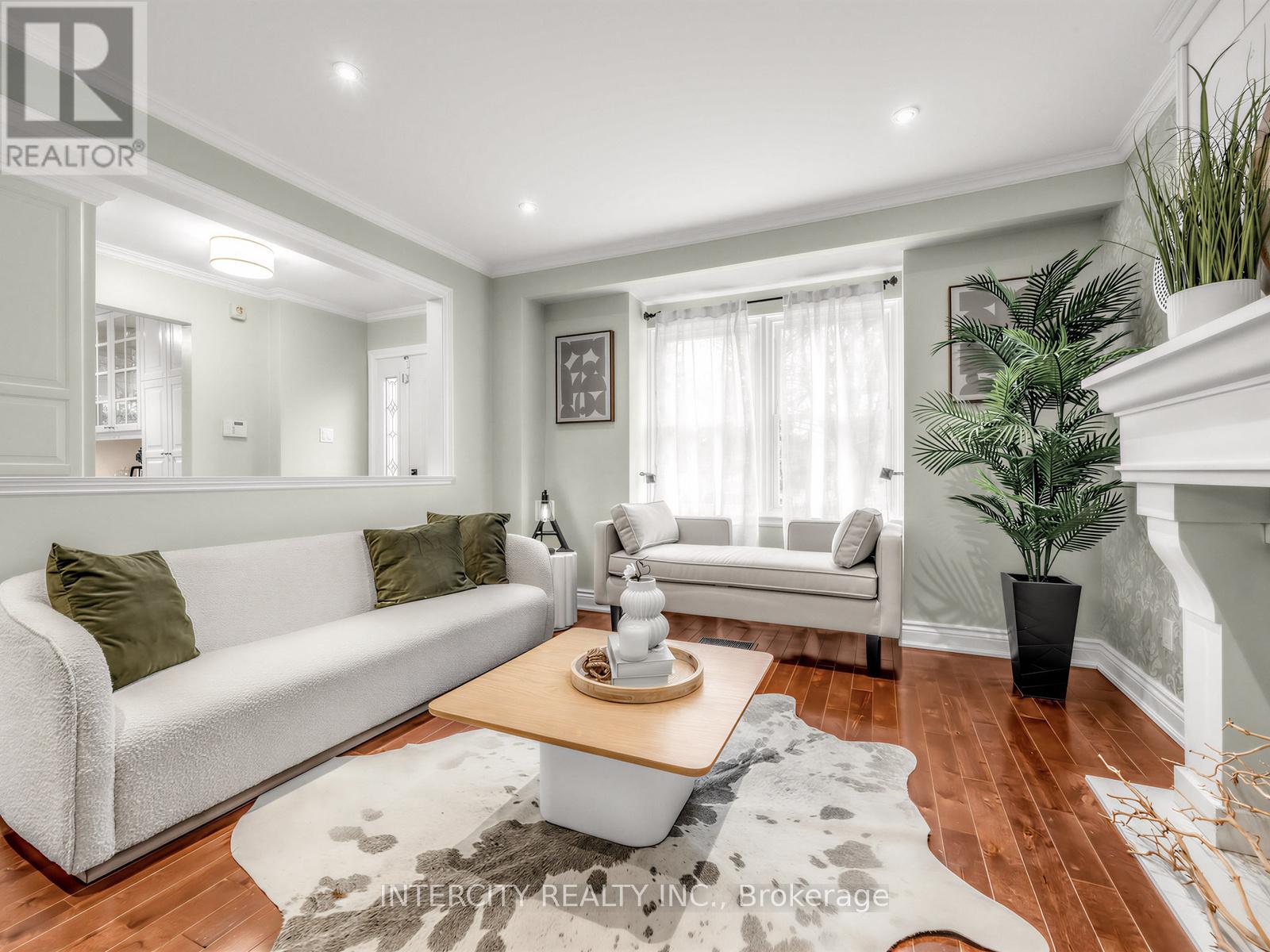 3976 Taffey Crescent, Mississauga, Ontario  L5L 2A7 - Photo 5 - W12963404