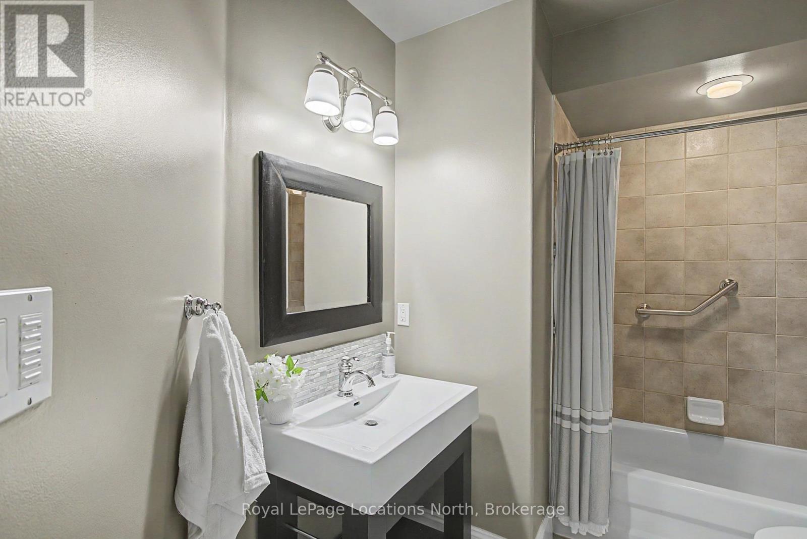 727 Madeline Heights N, Newmarket, Ontario  L3X 2J6 - Photo 21 - N12968938