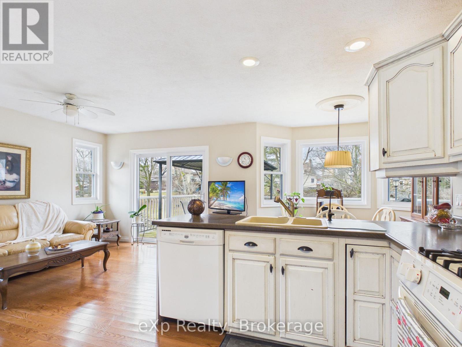 308 Mary Street, Brockton, Ontario  N0G 2V0 - Photo 5 - X12968966