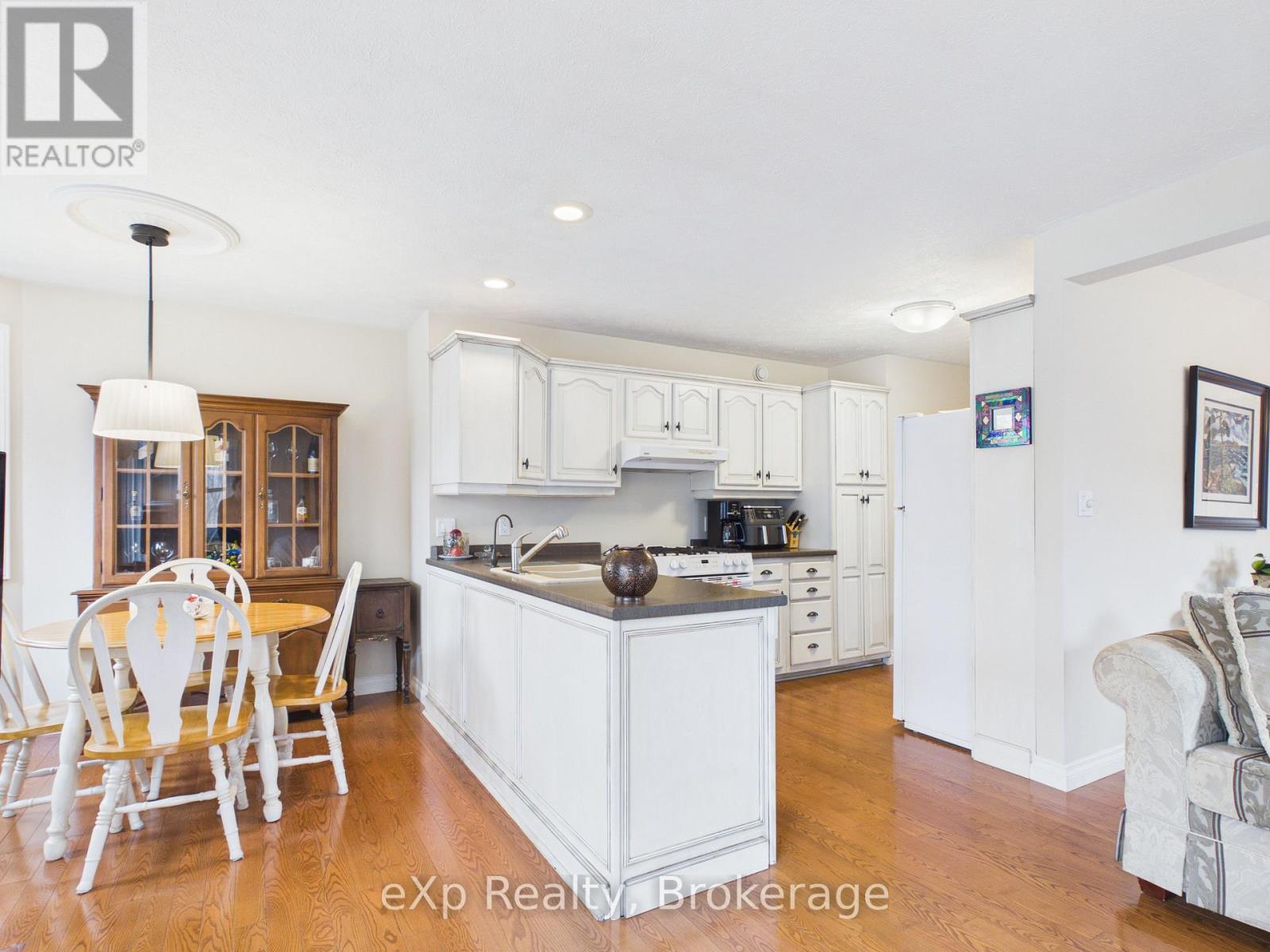 308 Mary Street, Brockton, Ontario  N0G 2V0 - Photo 8 - X12968966