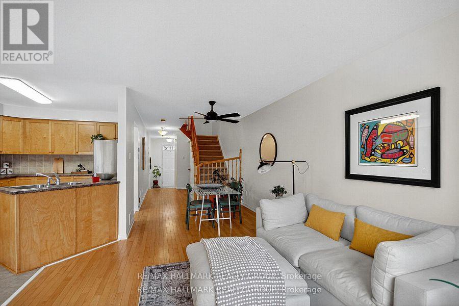 135 Gatespark Private, Ottawa, Ontario  K2T 1L1 - Photo 14 - X12815468