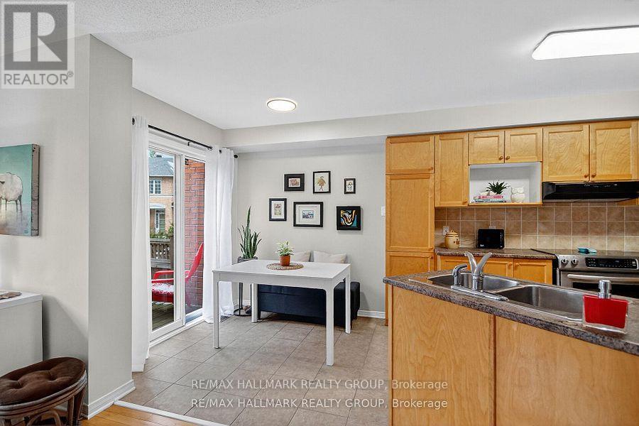 135 Gatespark Private, Ottawa, Ontario  K2T 1L1 - Photo 16 - X12815468