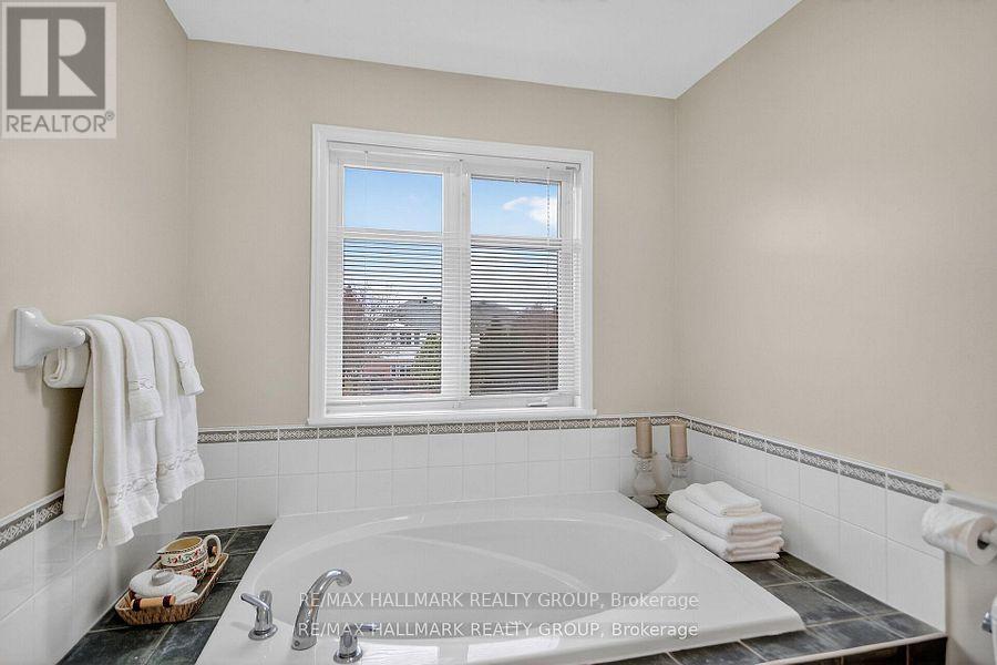 135 Gatespark Private, Ottawa, Ontario  K2T 1L1 - Photo 29 - X12815468
