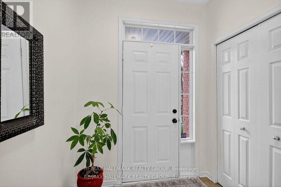 135 Gatespark Private, Ottawa, Ontario  K2T 1L1 - Photo 6 - X12815468