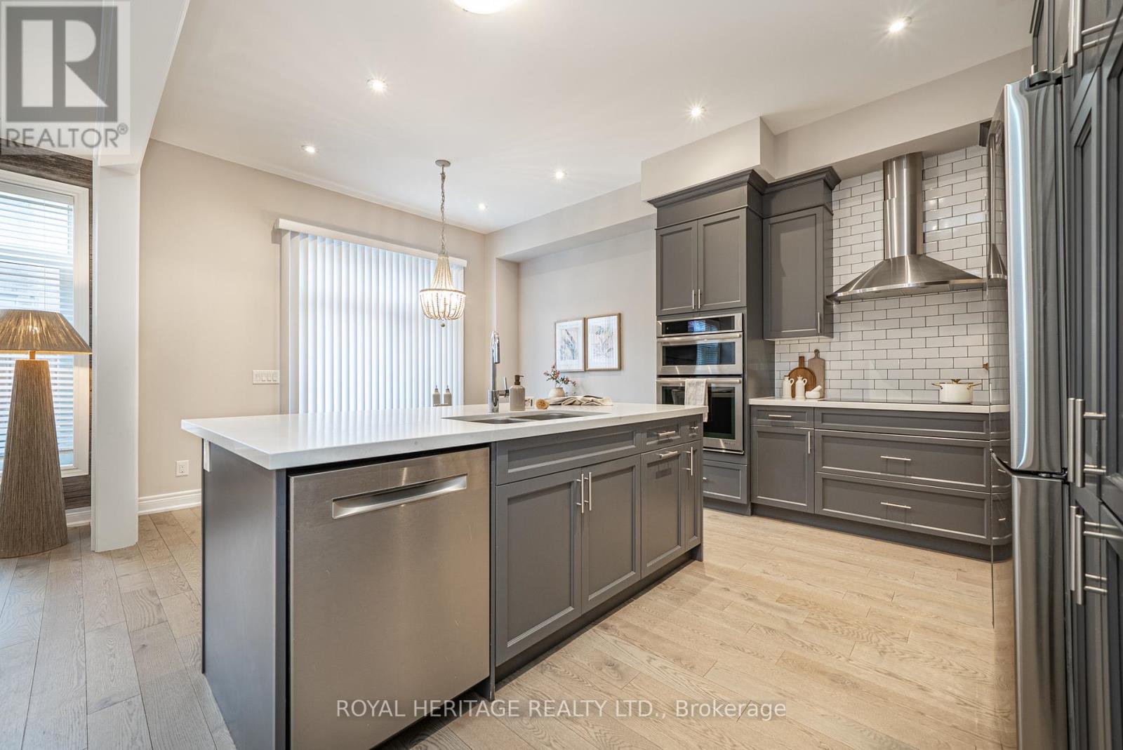 88 Brabin Circle, Whitby, Ontario  L1P 0C1 - Photo 11 - E12968946