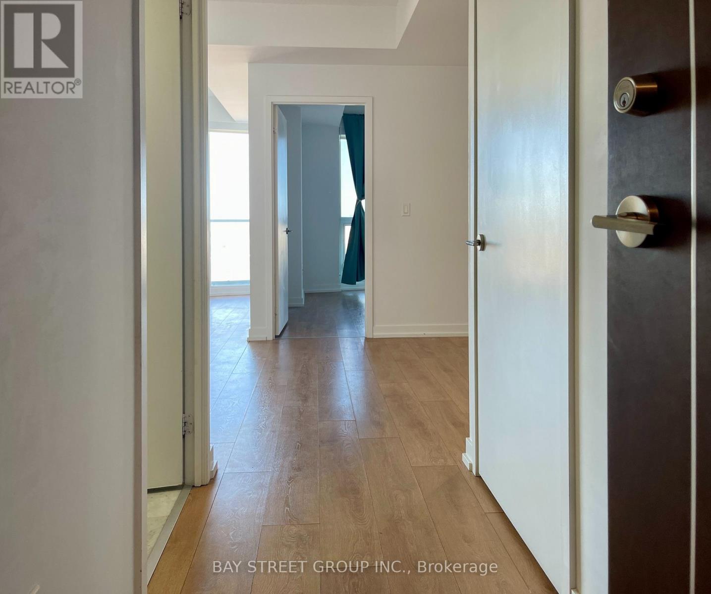 Sph 10 - 117 Mcmahon Drive, Toronto, Ontario  M2K 2X9 - Photo 2 - C12968968