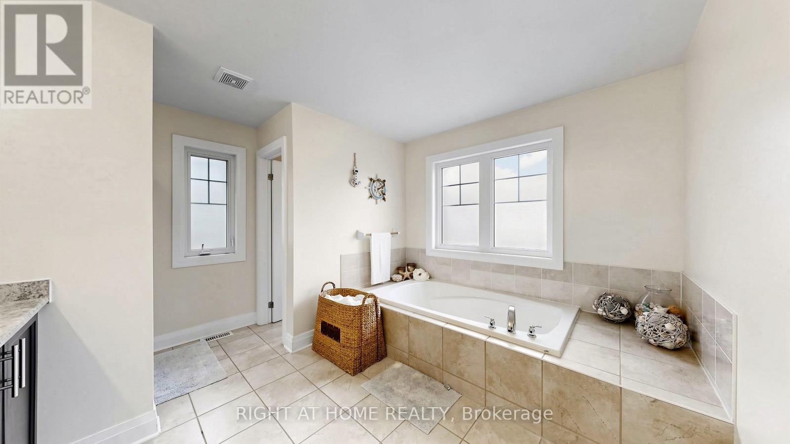 121 Sharplin Drive, Ajax, Ontario  L1Z 0P3 - Photo 31 - E12968990