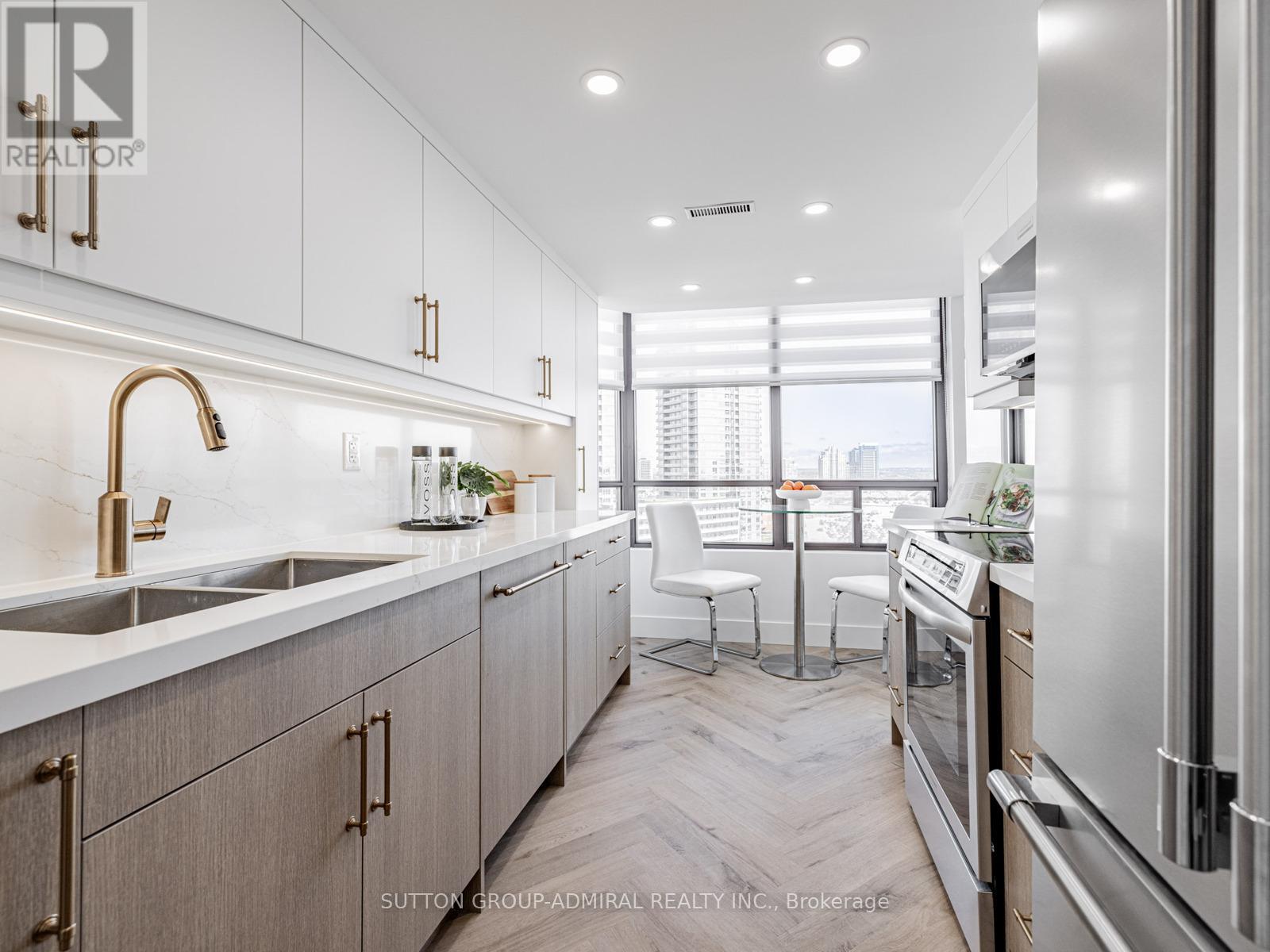 1611 - 7420 Bathurst Street N, Vaughan, Ontario  L4J 6X4 - Photo 11 - N12968940