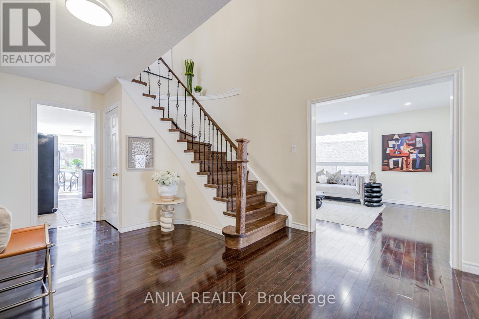 33 Havagal Crescent, Markham, Ontario  L3P 7G1 - Photo 11 - N12968948