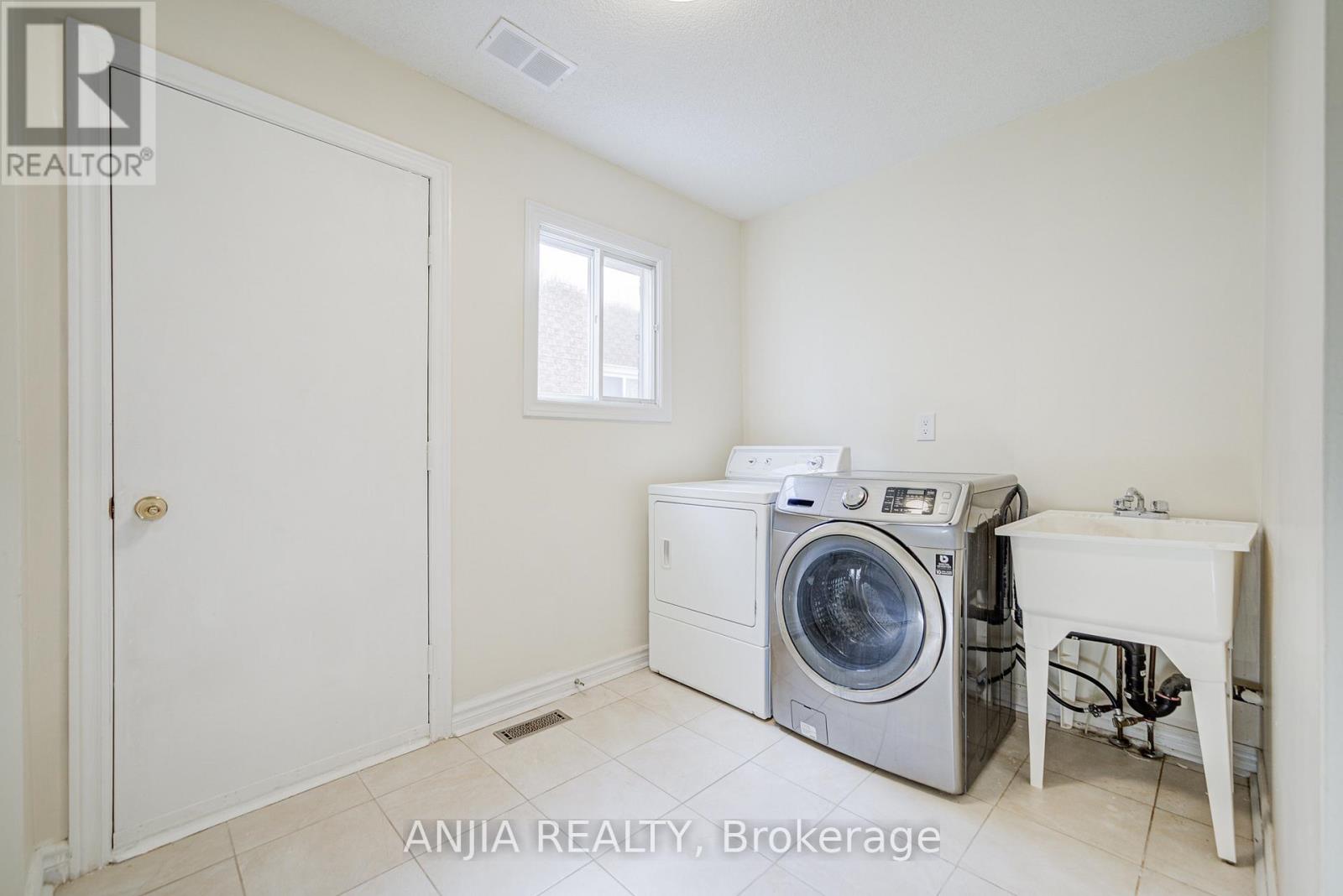 33 Havagal Crescent, Markham, Ontario  L3P 7G1 - Photo 14 - N12968948