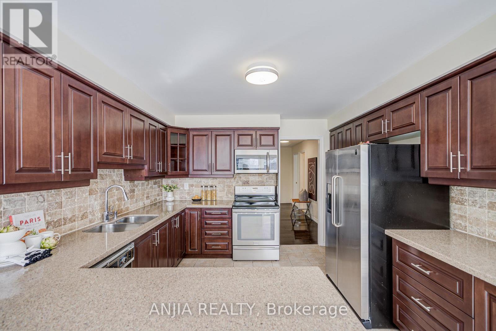 33 Havagal Crescent, Markham, Ontario  L3P 7G1 - Photo 16 - N12968948