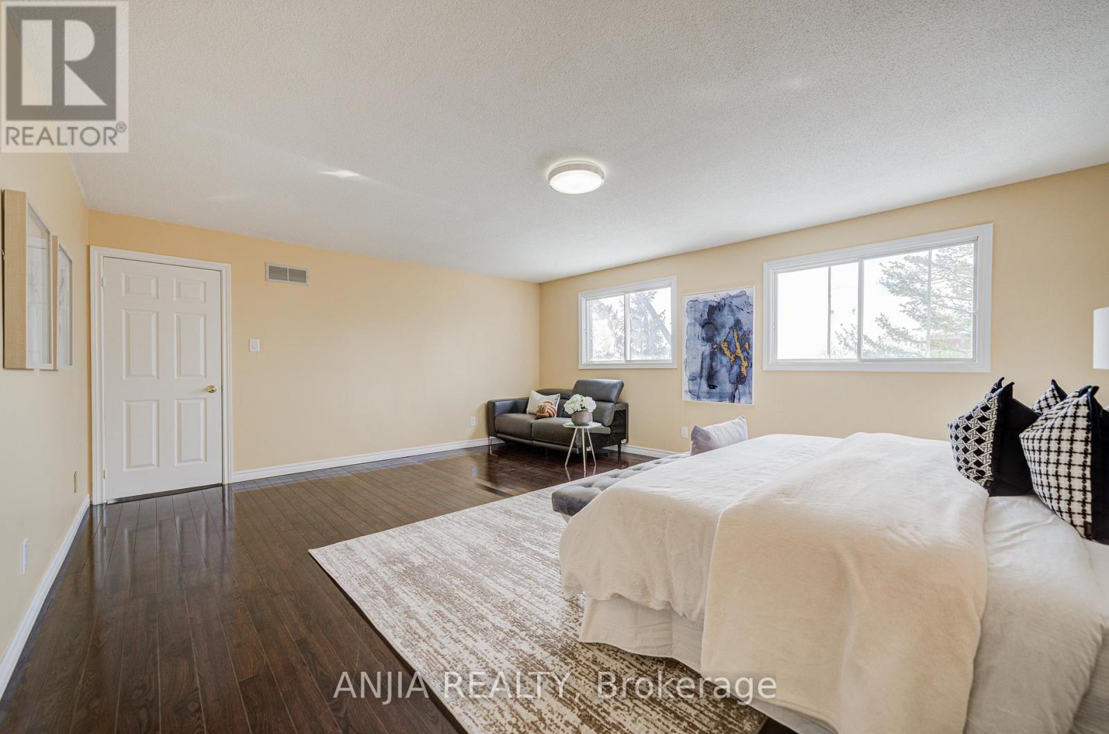 33 Havagal Crescent, Markham, Ontario  L3P 7G1 - Photo 24 - N12968948