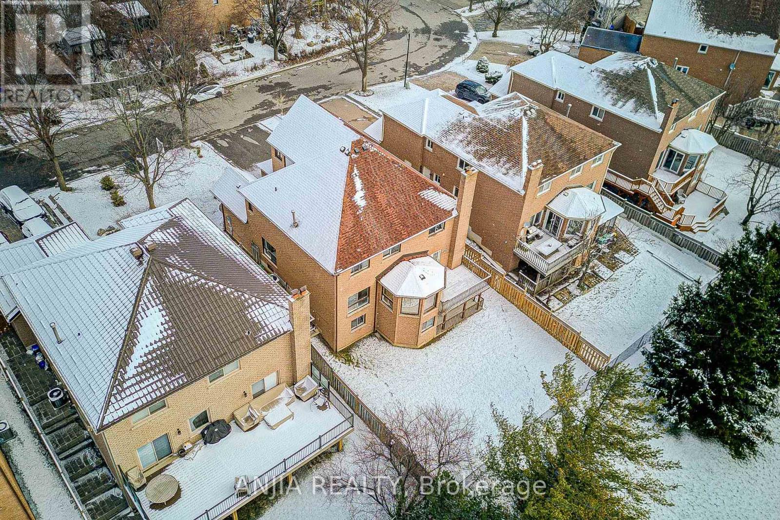 33 Havagal Crescent, Markham, Ontario  L3P 7G1 - Photo 49 - N12968948