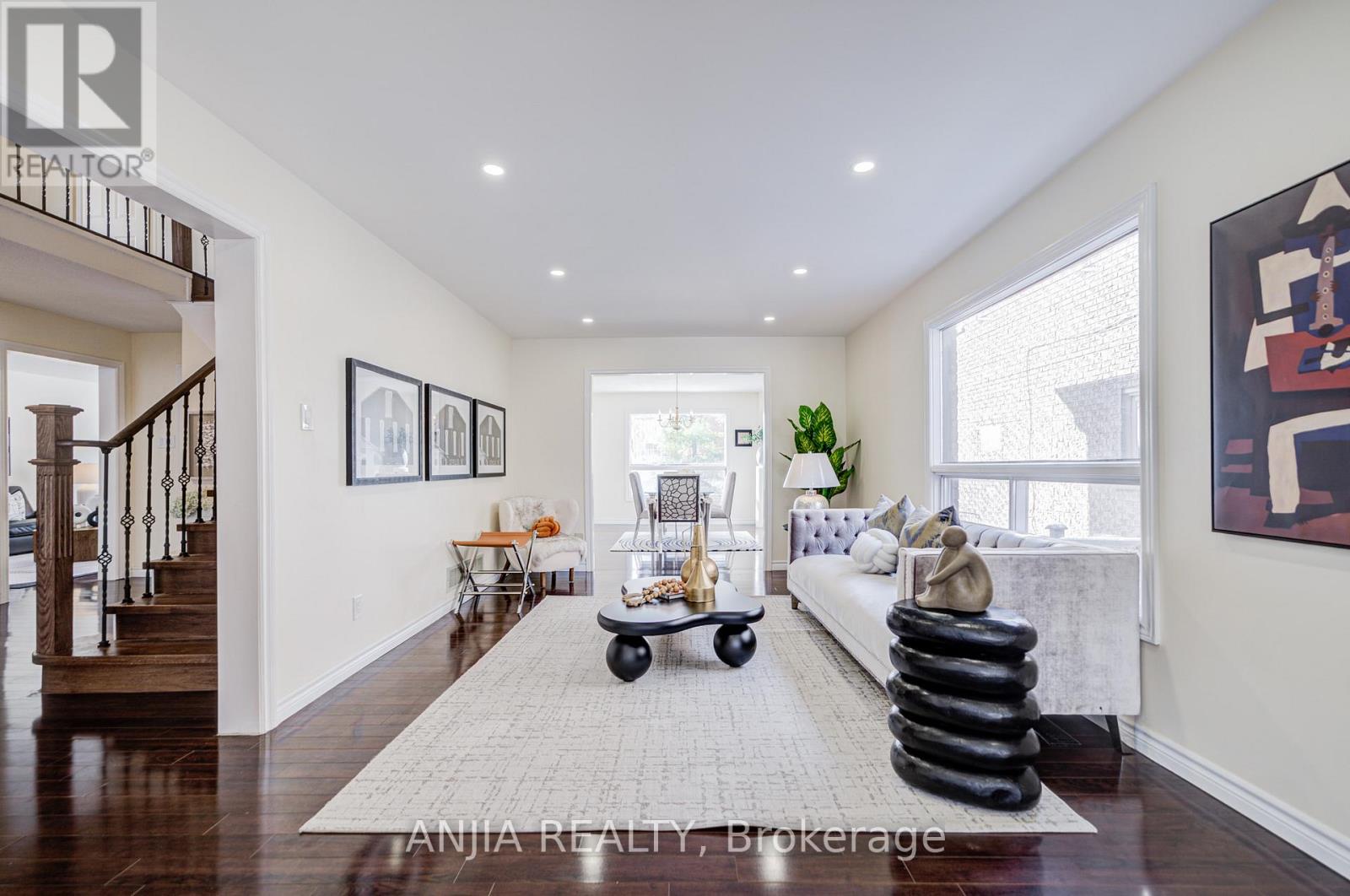 33 Havagal Crescent, Markham, Ontario  L3P 7G1 - Photo 5 - N12968948