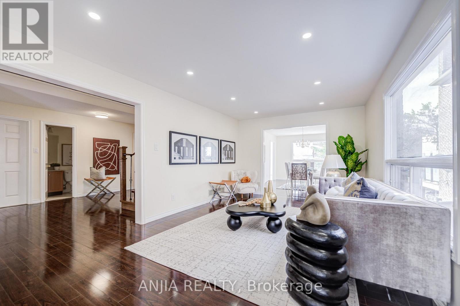 33 Havagal Crescent, Markham, Ontario  L3P 7G1 - Photo 6 - N12968948