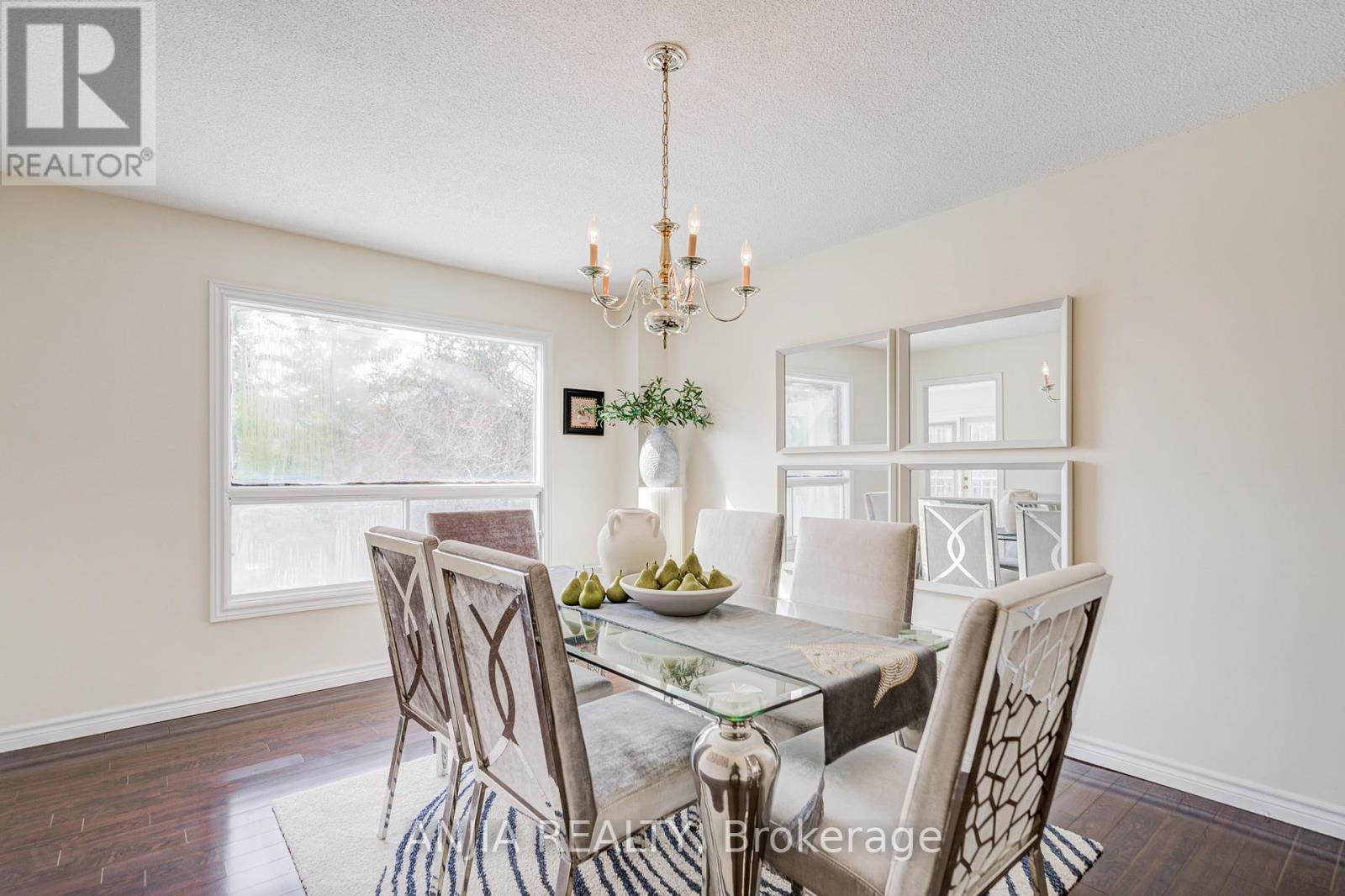 33 Havagal Crescent, Markham, Ontario  L3P 7G1 - Photo 8 - N12968948