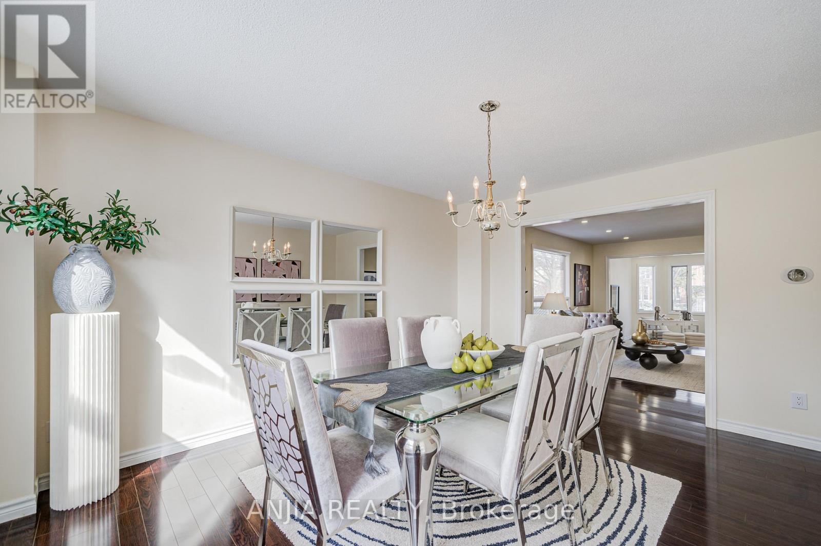 33 Havagal Crescent, Markham, Ontario  L3P 7G1 - Photo 9 - N12968948