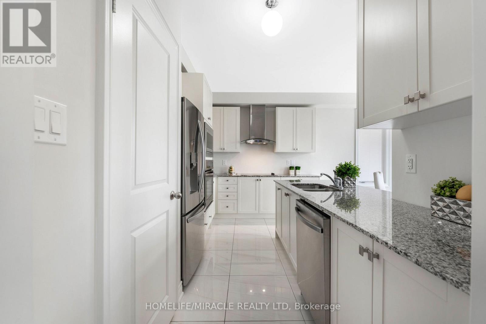 181 Boone Crescent, Vaughan, Ontario  L4H 4V1 - Photo 10 - N12968964