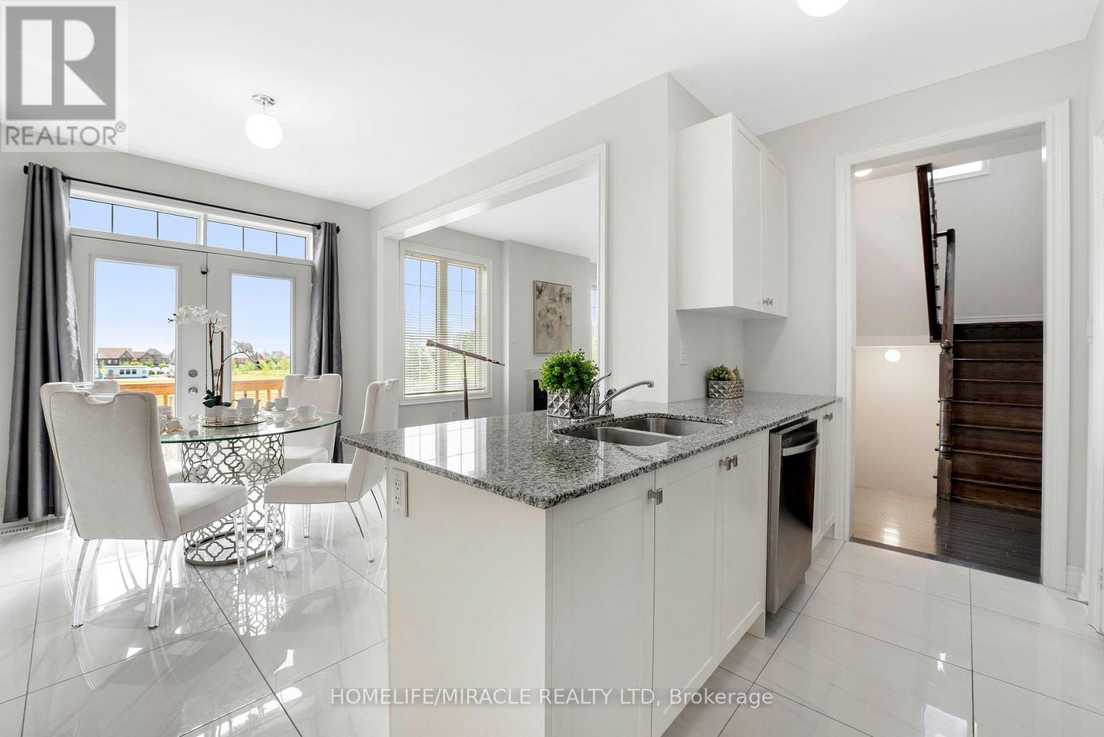 181 Boone Crescent, Vaughan, Ontario  L4H 4V1 - Photo 11 - N12968964