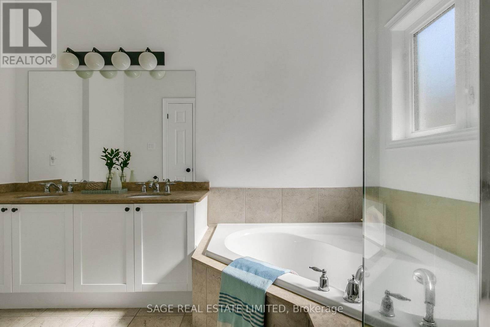 19 Long Stan, Whitchurch-Stouffville, Ontario  L4A 1P5 - Photo 26 - N12969010