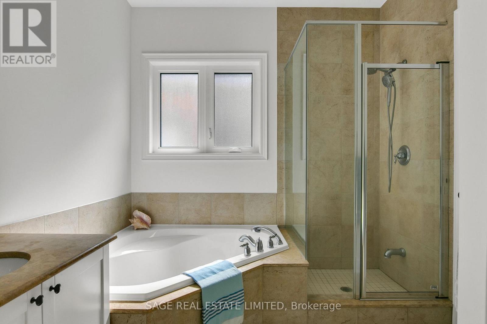 19 Long Stan, Whitchurch-Stouffville, Ontario  L4A 1P5 - Photo 27 - N12969010