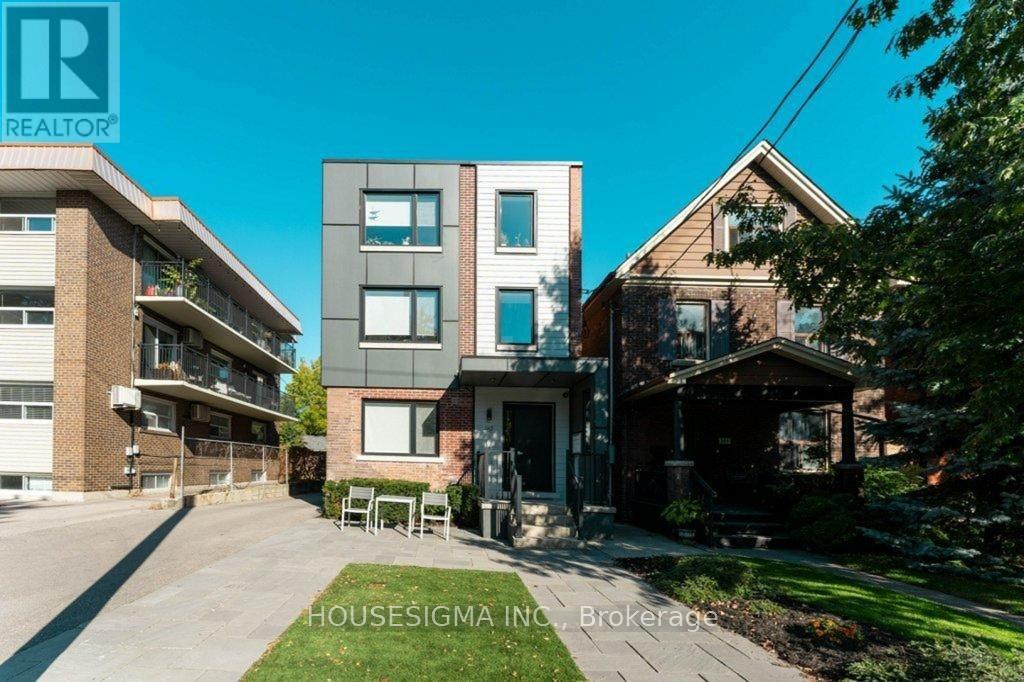 UNIT 3 - 167 QUEBEC AVENUE, Toronto, Ontario
