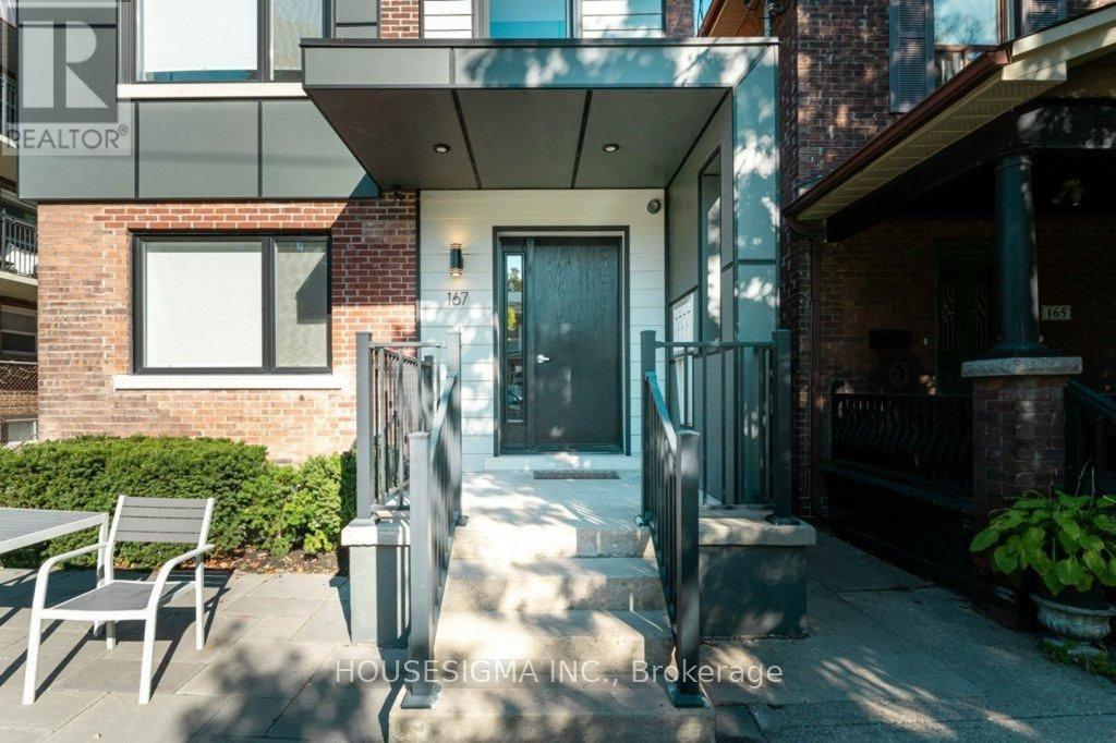 Unit 3 - 167 Quebec Avenue, Toronto, Ontario  M6P 2T9 - Photo 3 - W12968930