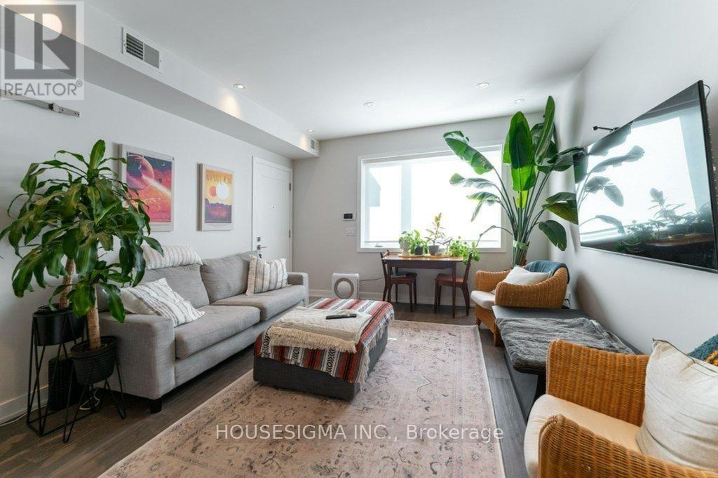 Unit 3 - 167 Quebec Avenue, Toronto, Ontario  M6P 2T9 - Photo 6 - W12968930