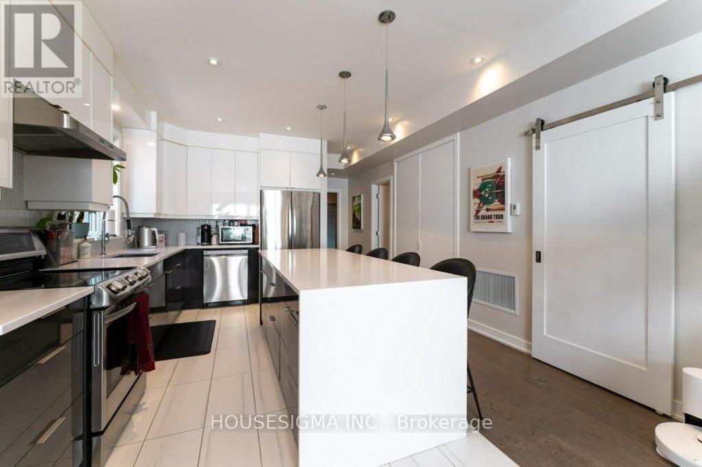 Unit 3 - 167 Quebec Avenue, Toronto, Ontario  M6P 2T9 - Photo 7 - W12968930
