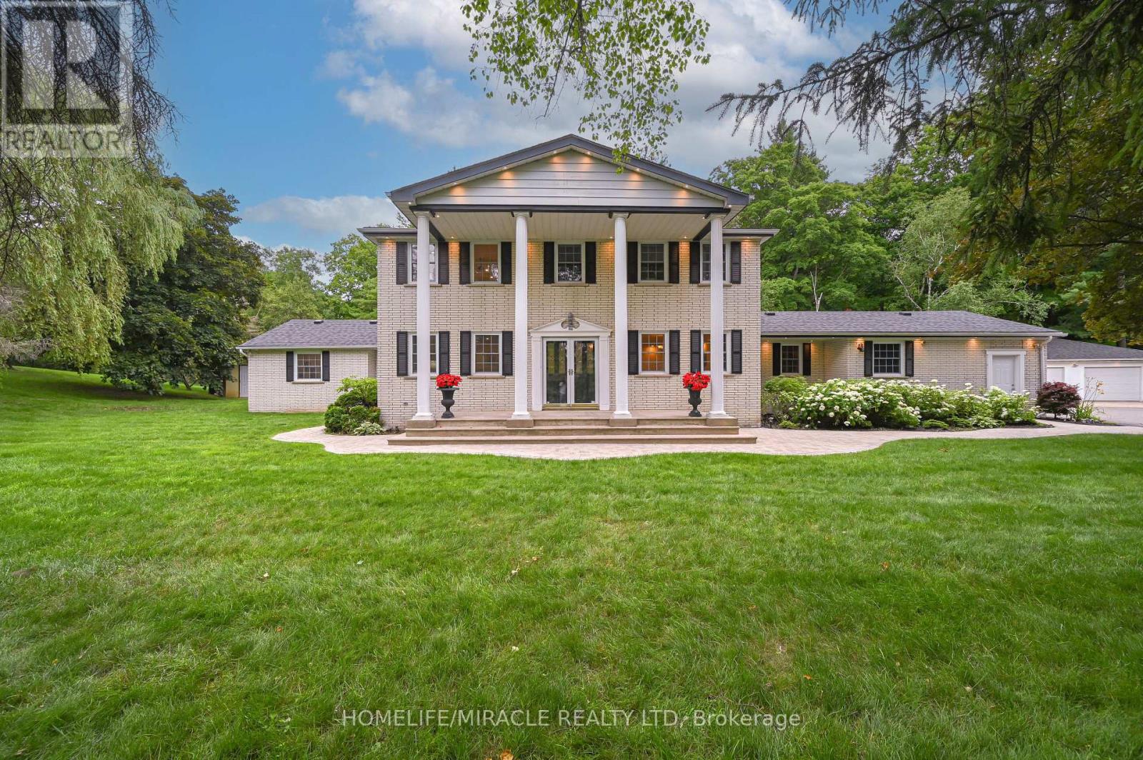 62 Gibson Lake Drive, Caledon, Ontario  L7E 4B2 - Photo 2 - W12968958