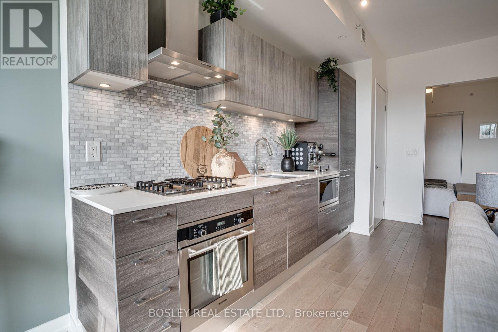 416 - 530 Indian Grove, Toronto, Ontario  M6P 0B3 - Photo 10 - W12968962