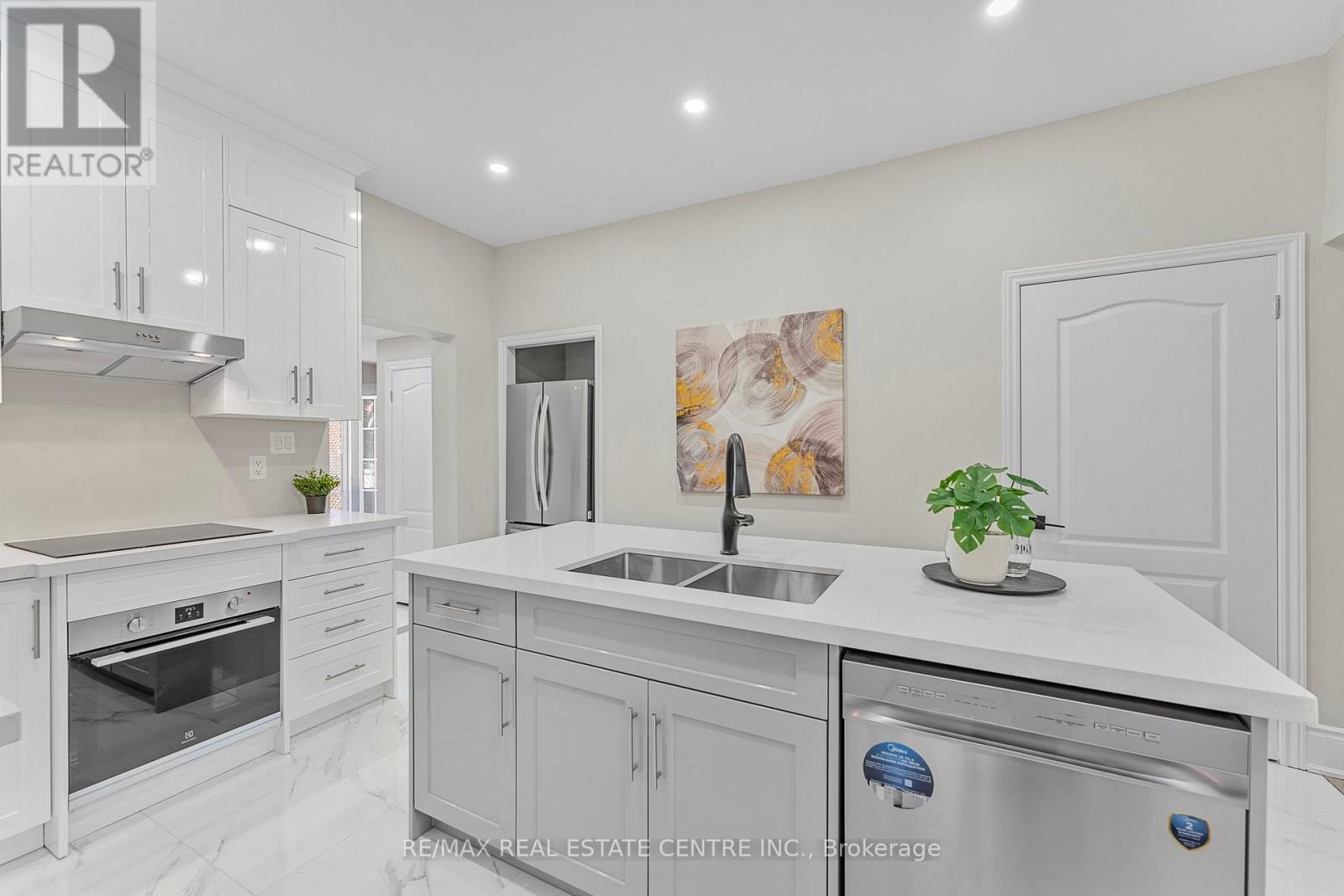 17 First Street, Orangeville, Ontario  L9W 2C6 - Photo 21 - W12968988