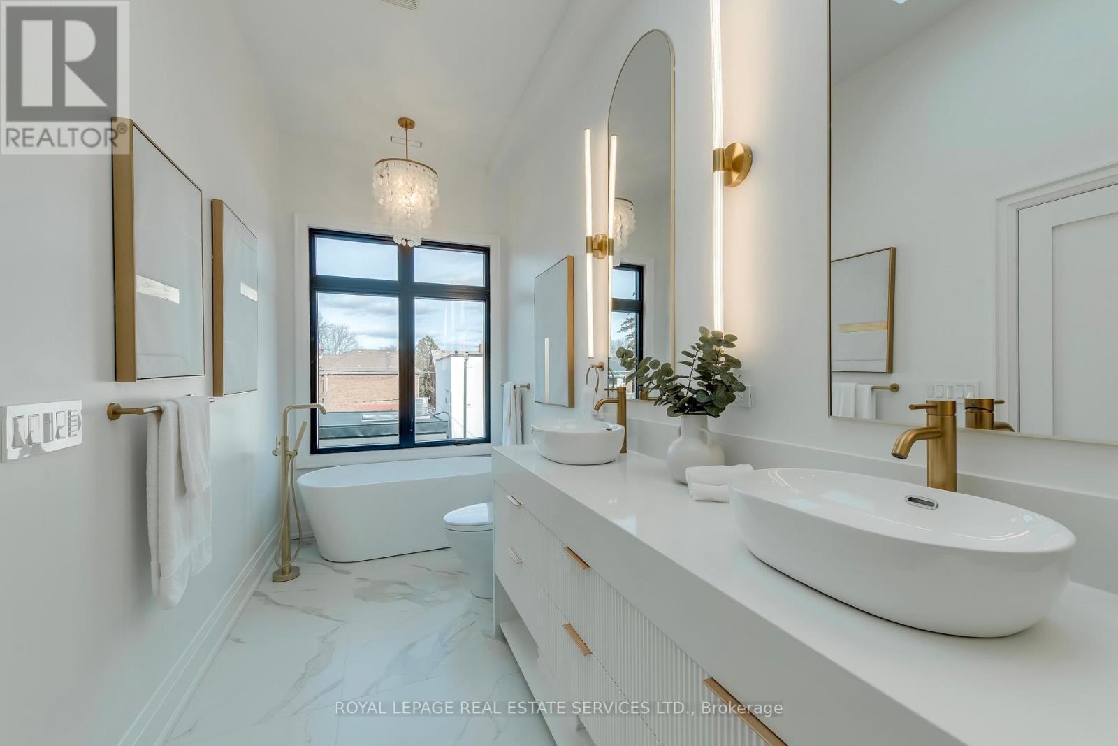 561 Durie Street, Toronto, Ontario  M6S 3H2 - Photo 21 - W12966818