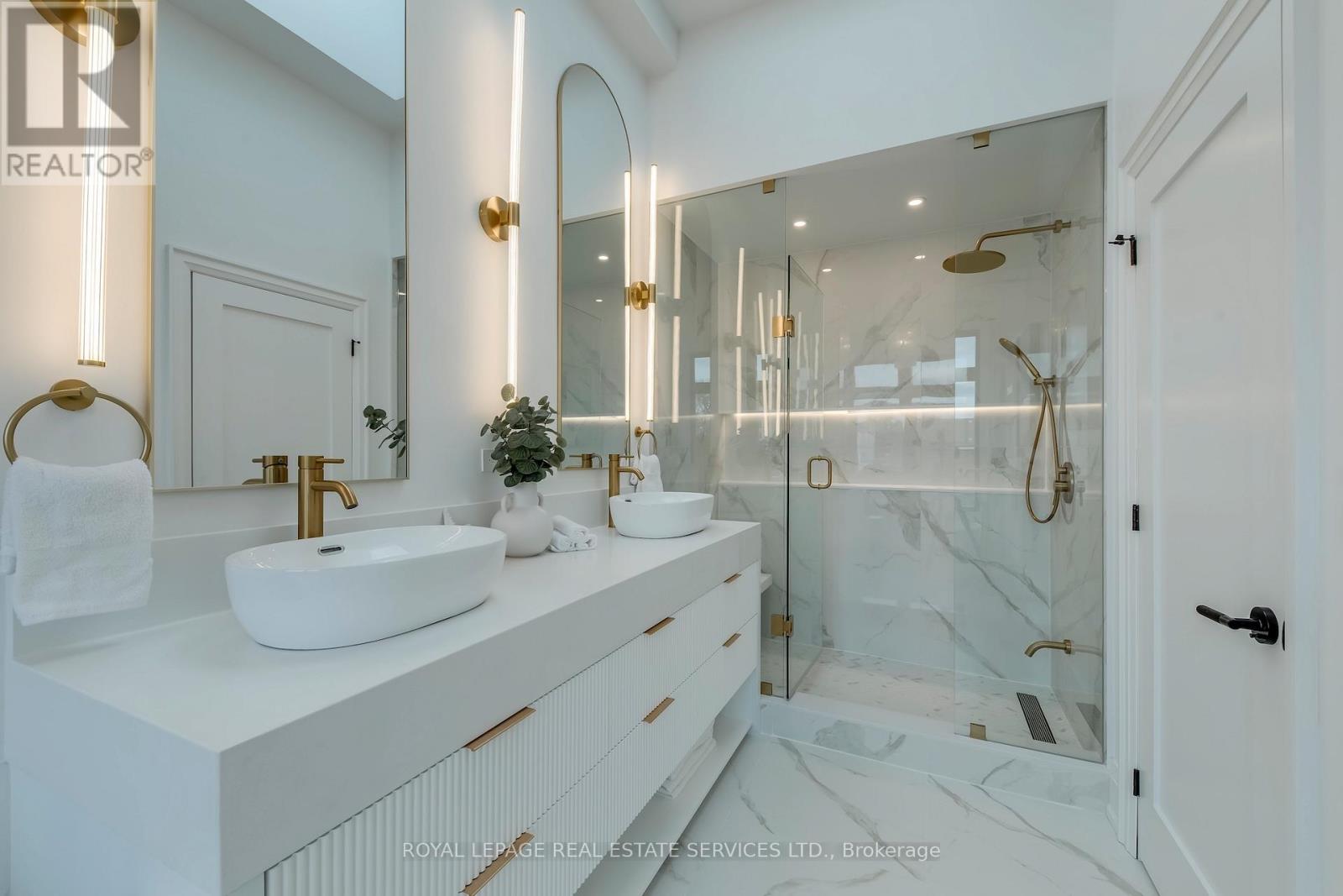 561 Durie Street, Toronto, Ontario  M6S 3H2 - Photo 22 - W12966818