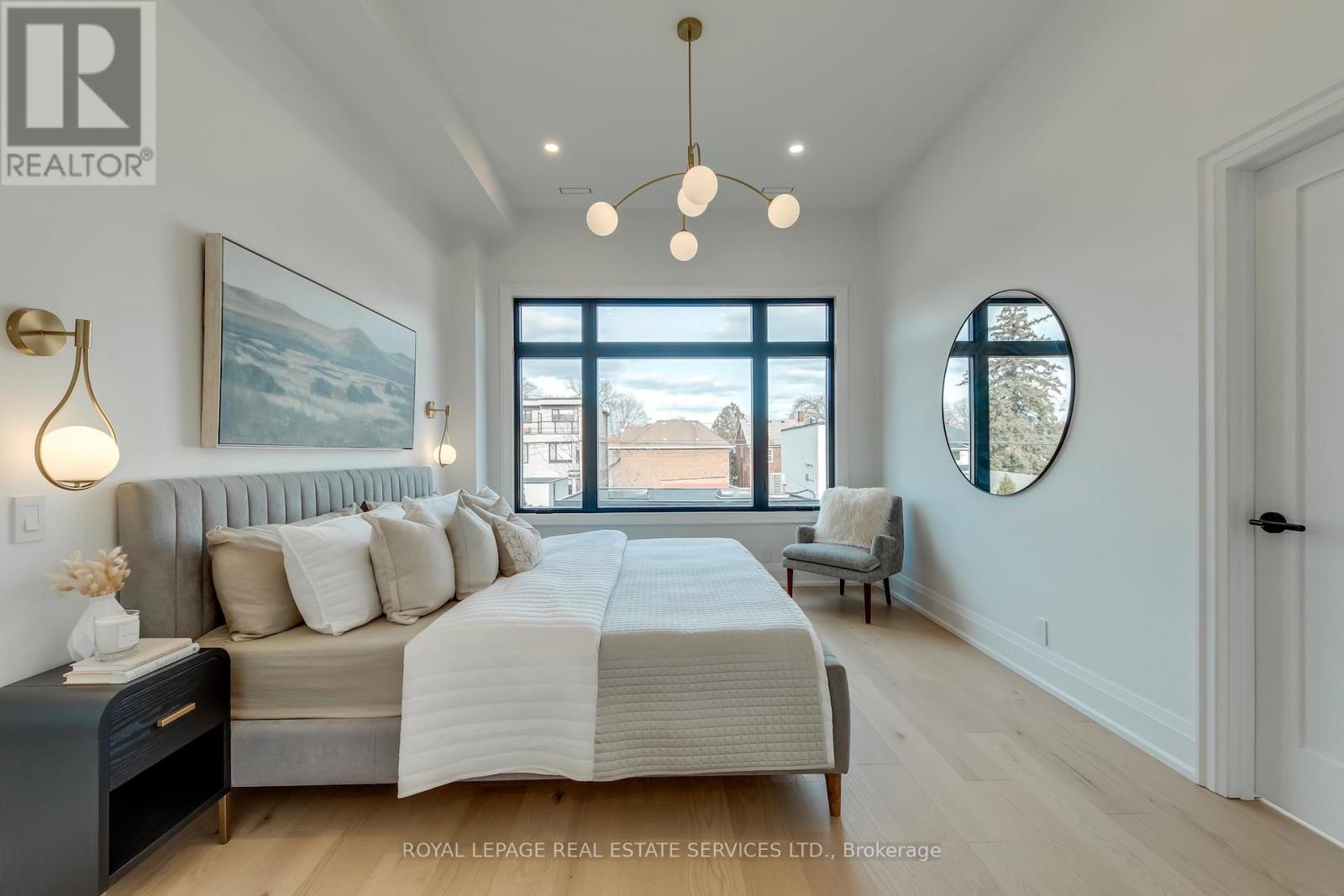 561 Durie Street, Toronto, Ontario  M6S 3H2 - Photo 20 - W12966818