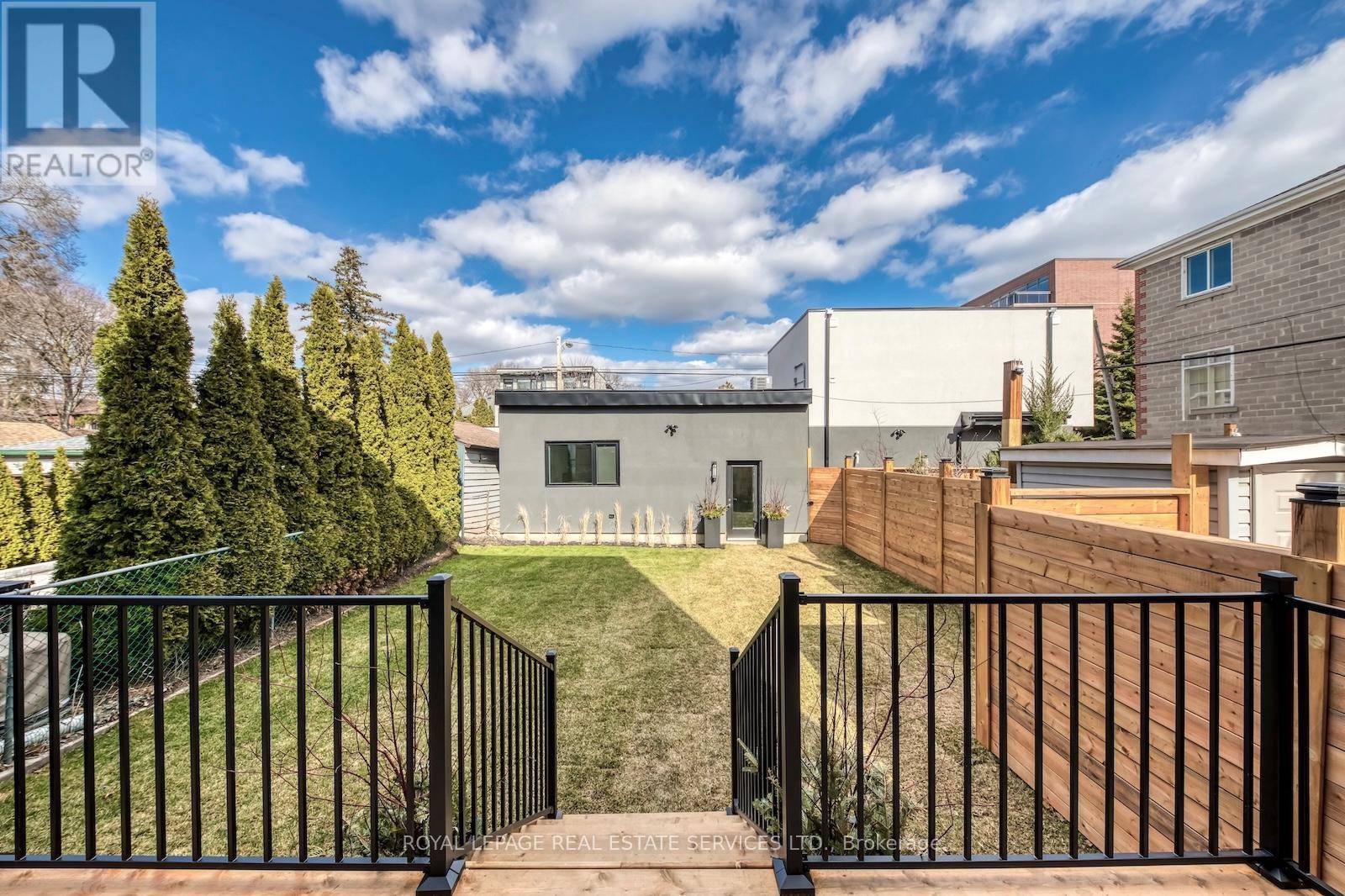 561 Durie Street, Toronto, Ontario  M6S 3H2 - Photo 39 - W12966818