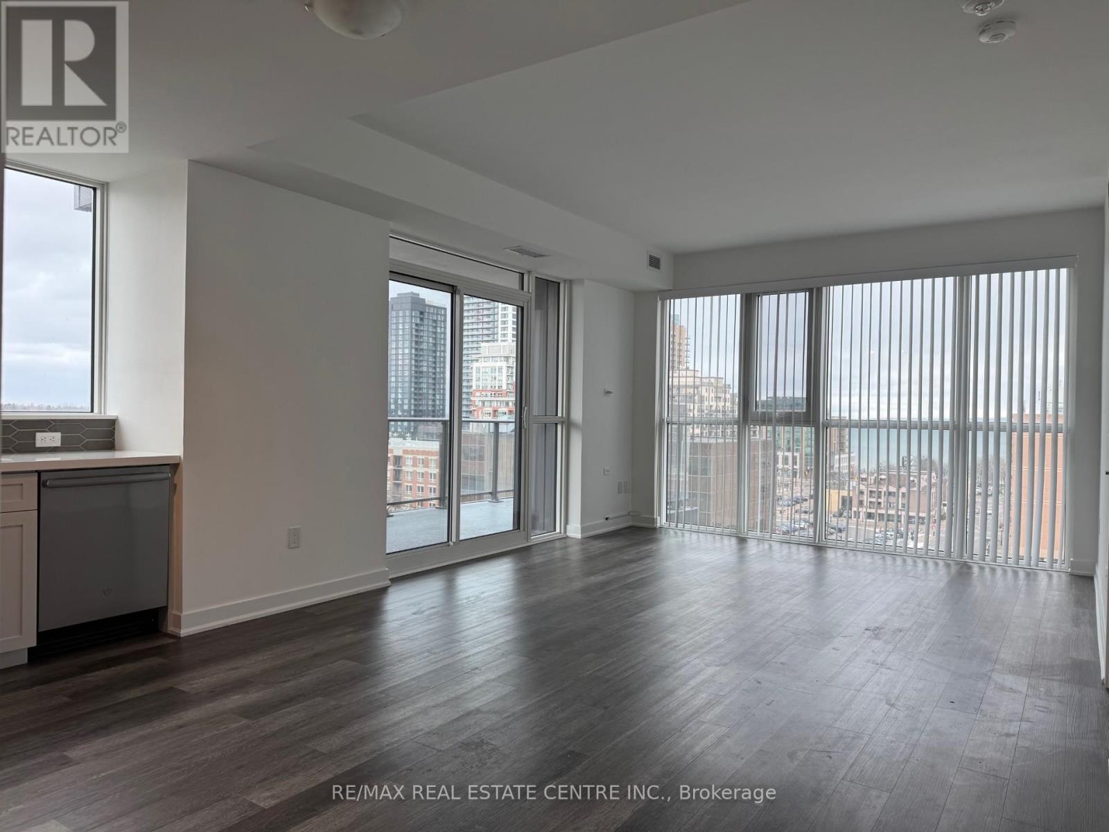 703 - 2007 James Street, Burlington, Ontario  L7R 0G7 - Photo 3 - W12968992