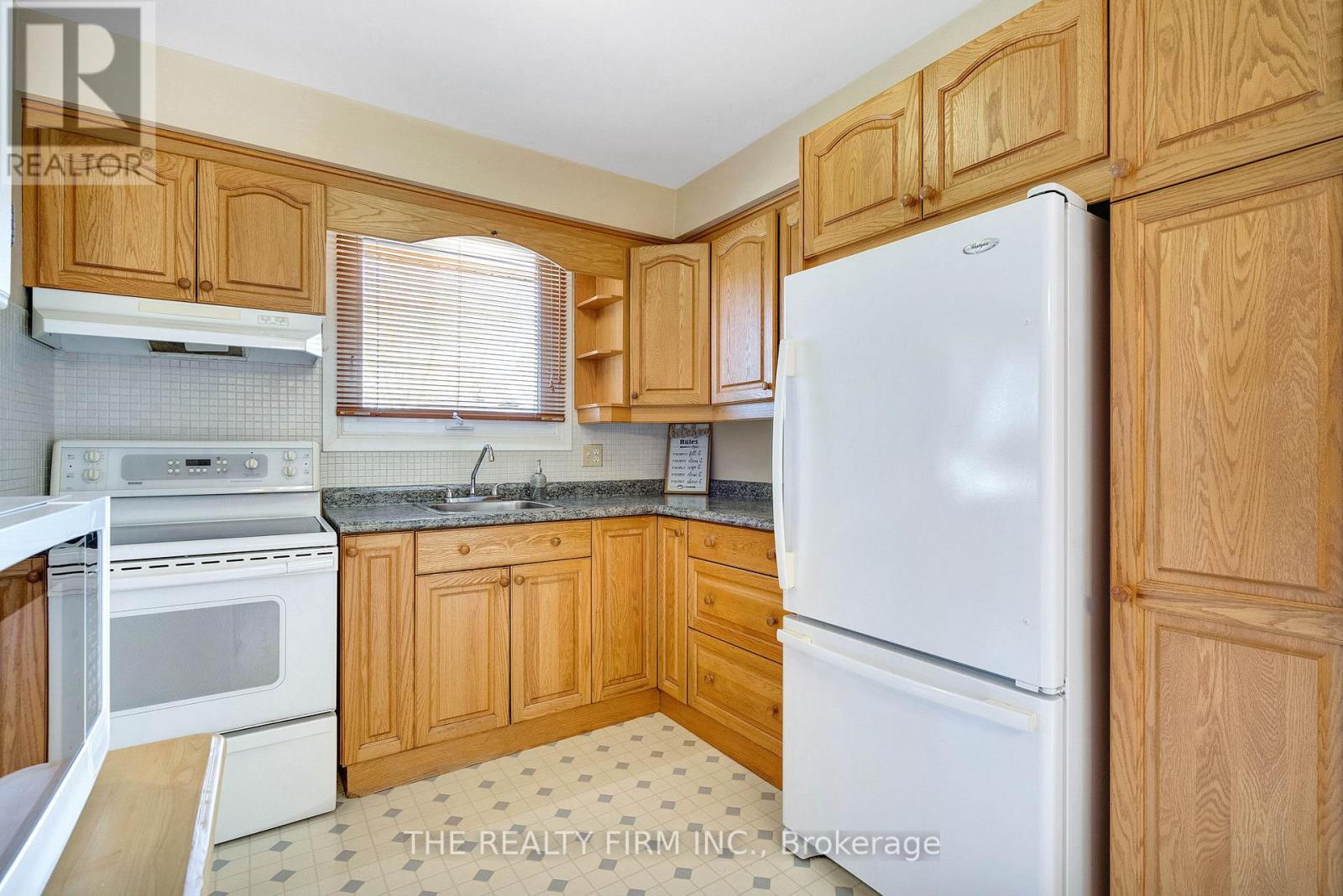 56 Barrett Crescent, London South, Ontario  N6E 1T5 - Photo 10 - X12969036