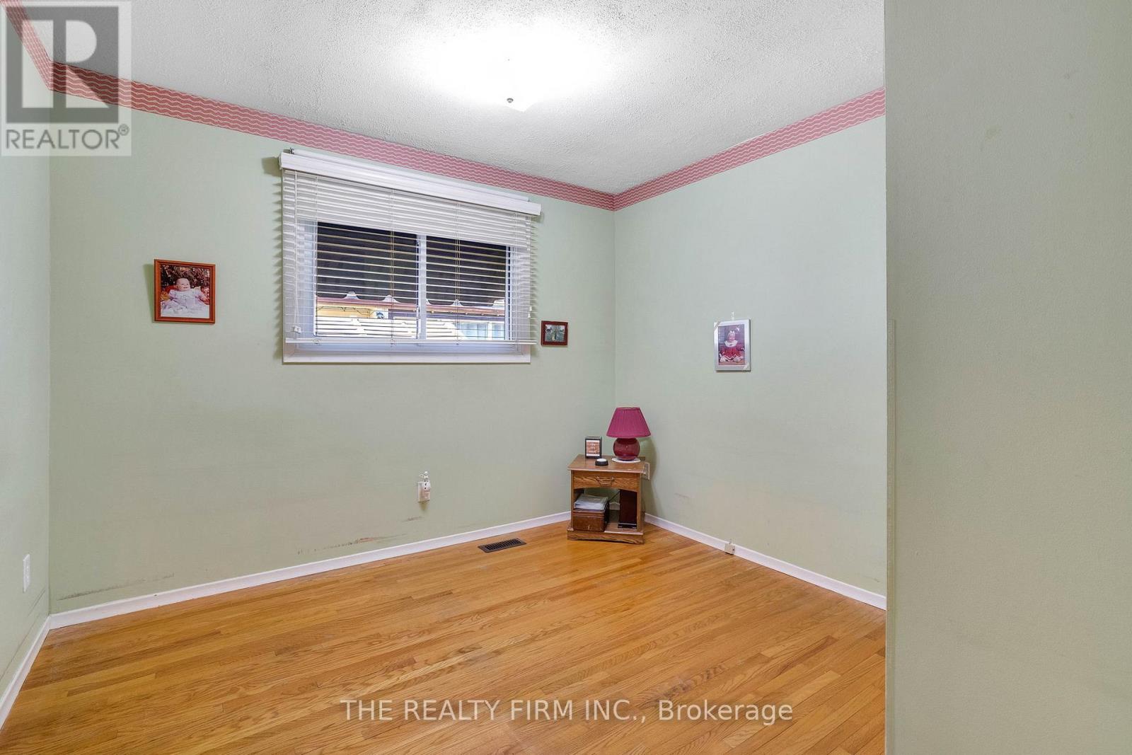 56 Barrett Crescent, London South, Ontario  N6E 1T5 - Photo 20 - X12969036