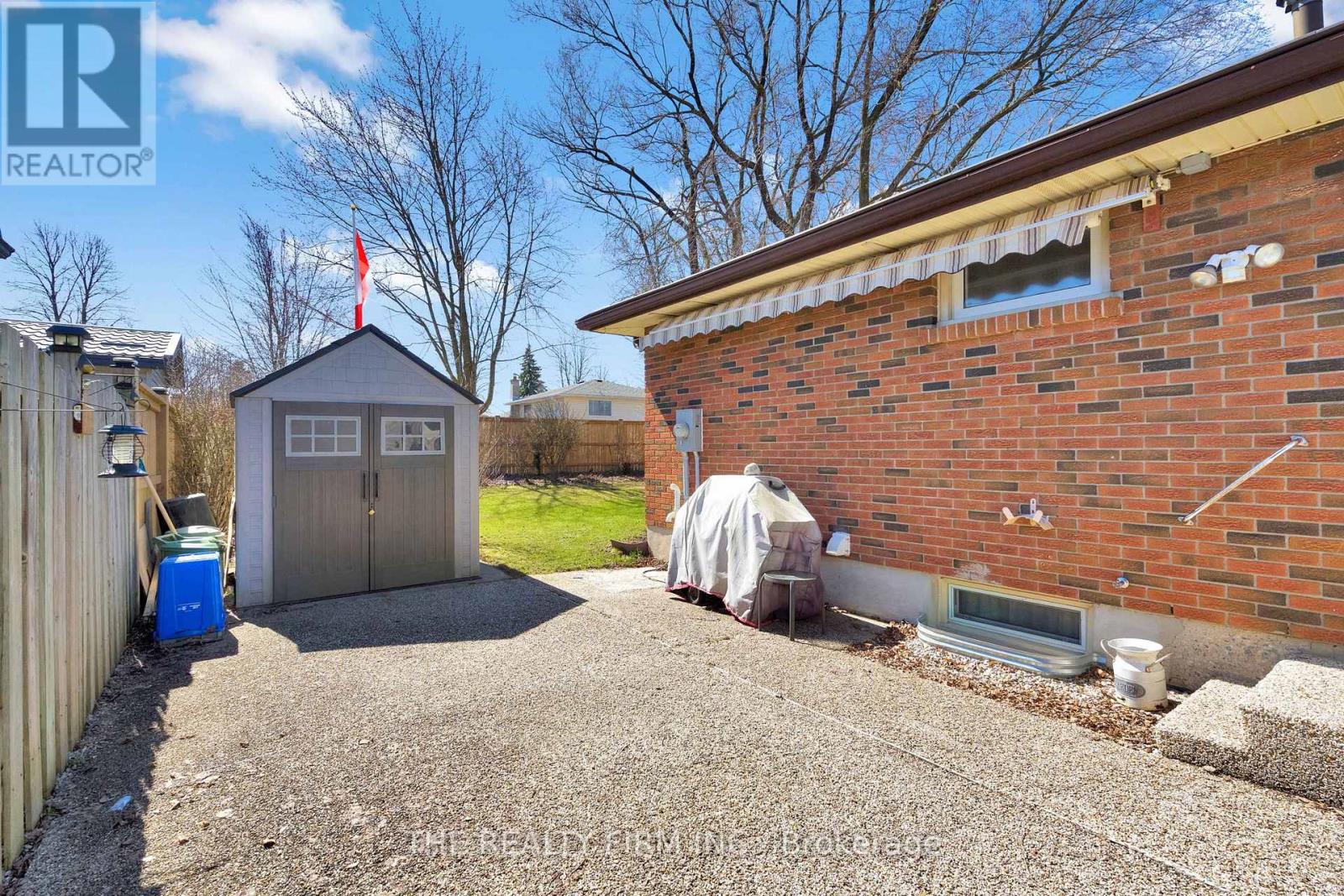 56 Barrett Crescent, London South, Ontario  N6E 1T5 - Photo 32 - X12969036