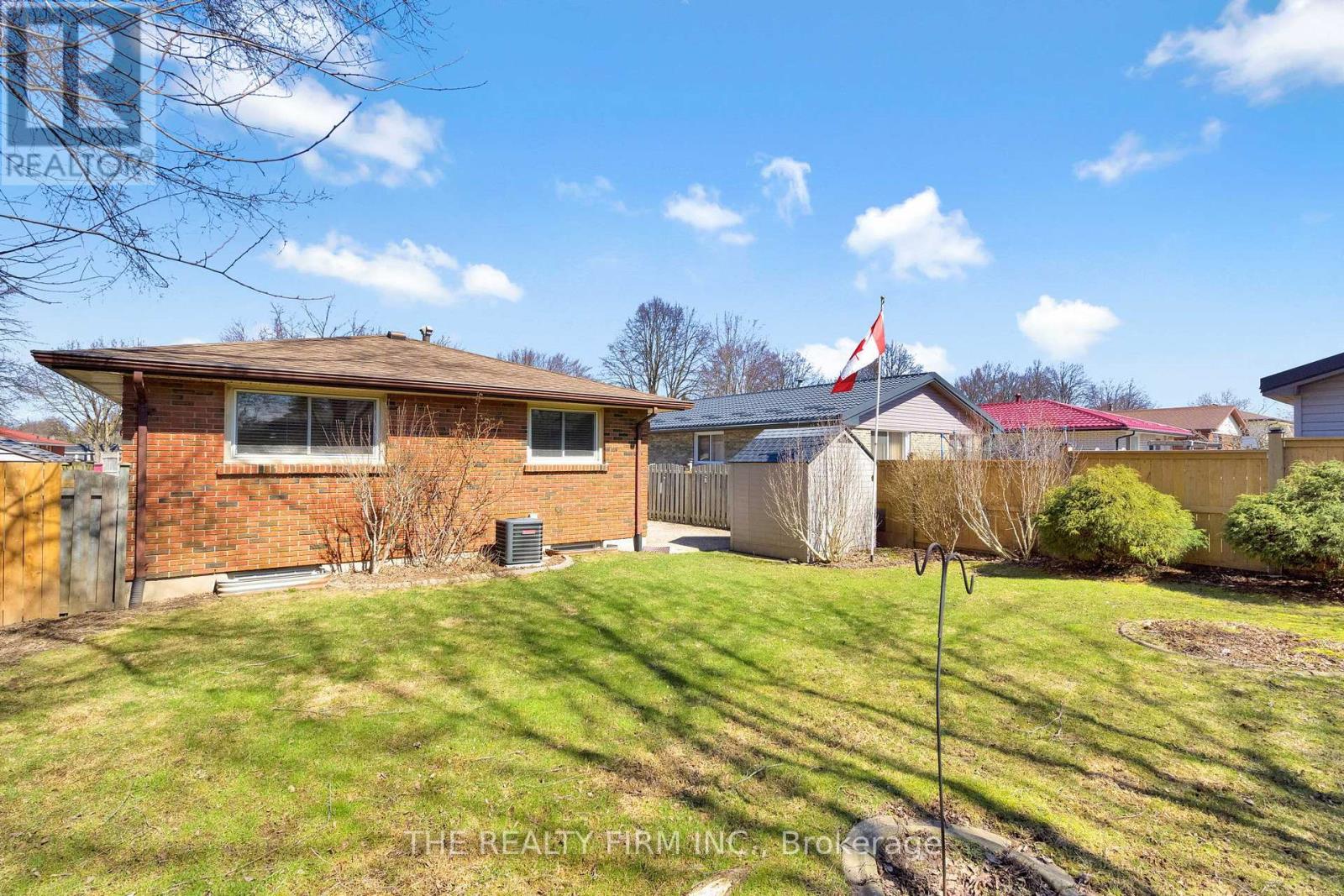 56 Barrett Crescent, London South, Ontario  N6E 1T5 - Photo 38 - X12969036